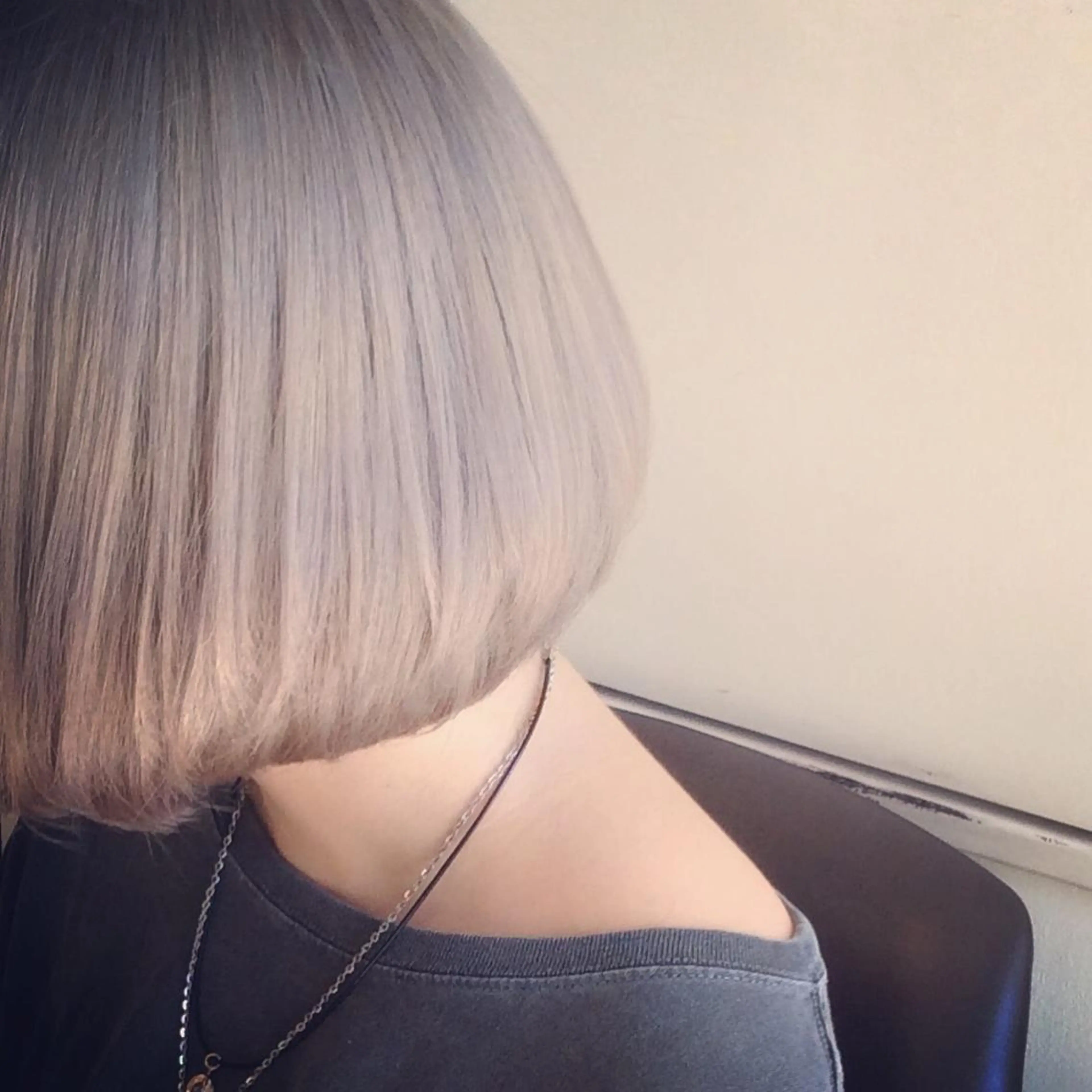 ショート カラー ショートボブ アッシュ ダブルカラー グレージュ ハイトーンカラー ヘアカラー トリートメント 山本 将史のヘアスタイル