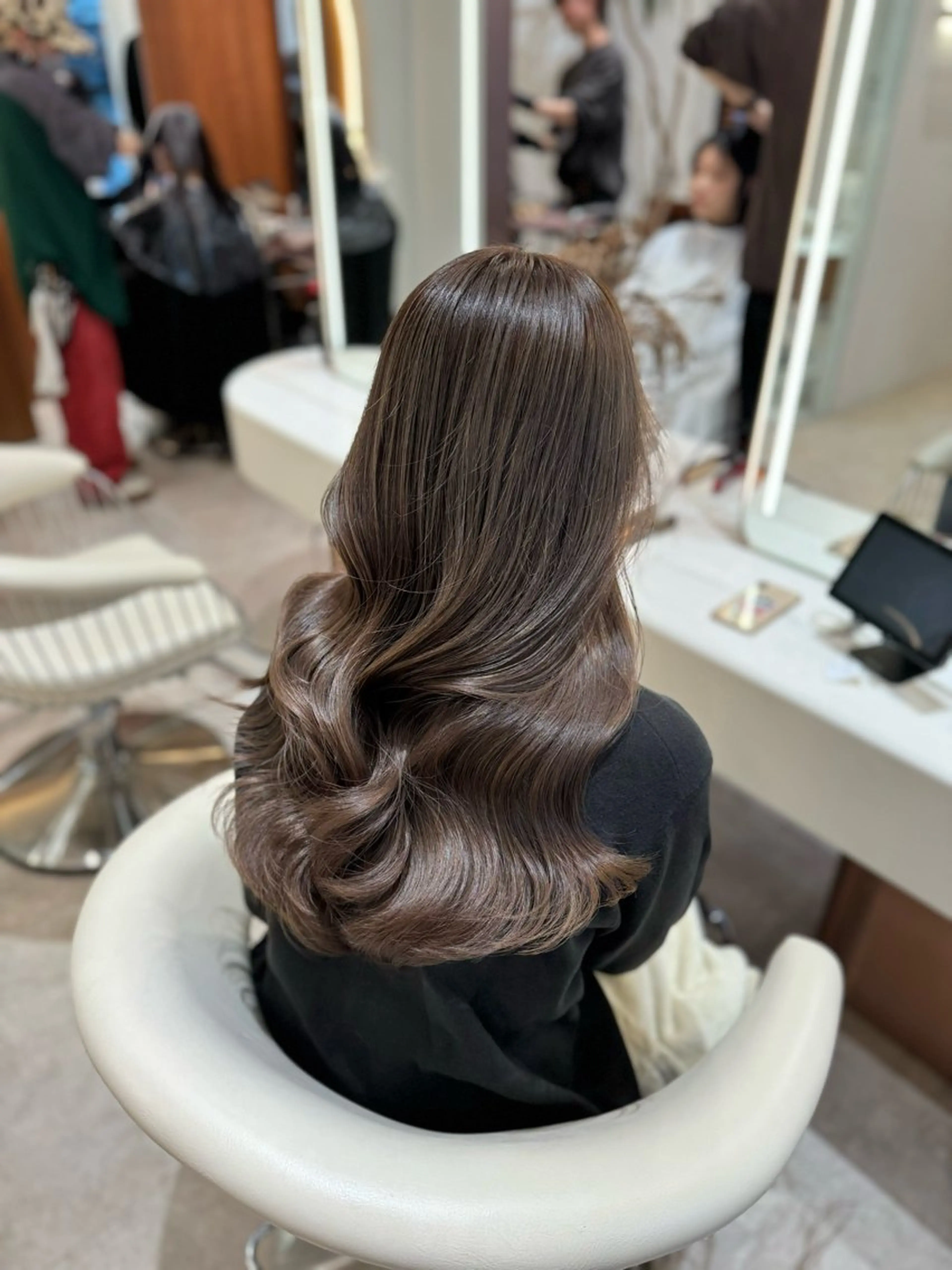 ロング カラー ベージュカラー グレージュ ミルクティーベージュ 韓国風ヘア レイヤーカット カット ヘアカラー トリートメント ヘアセット 韓国レイヤー🇰🇷 韓国研修◎渋谷カイトのヘアスタイル