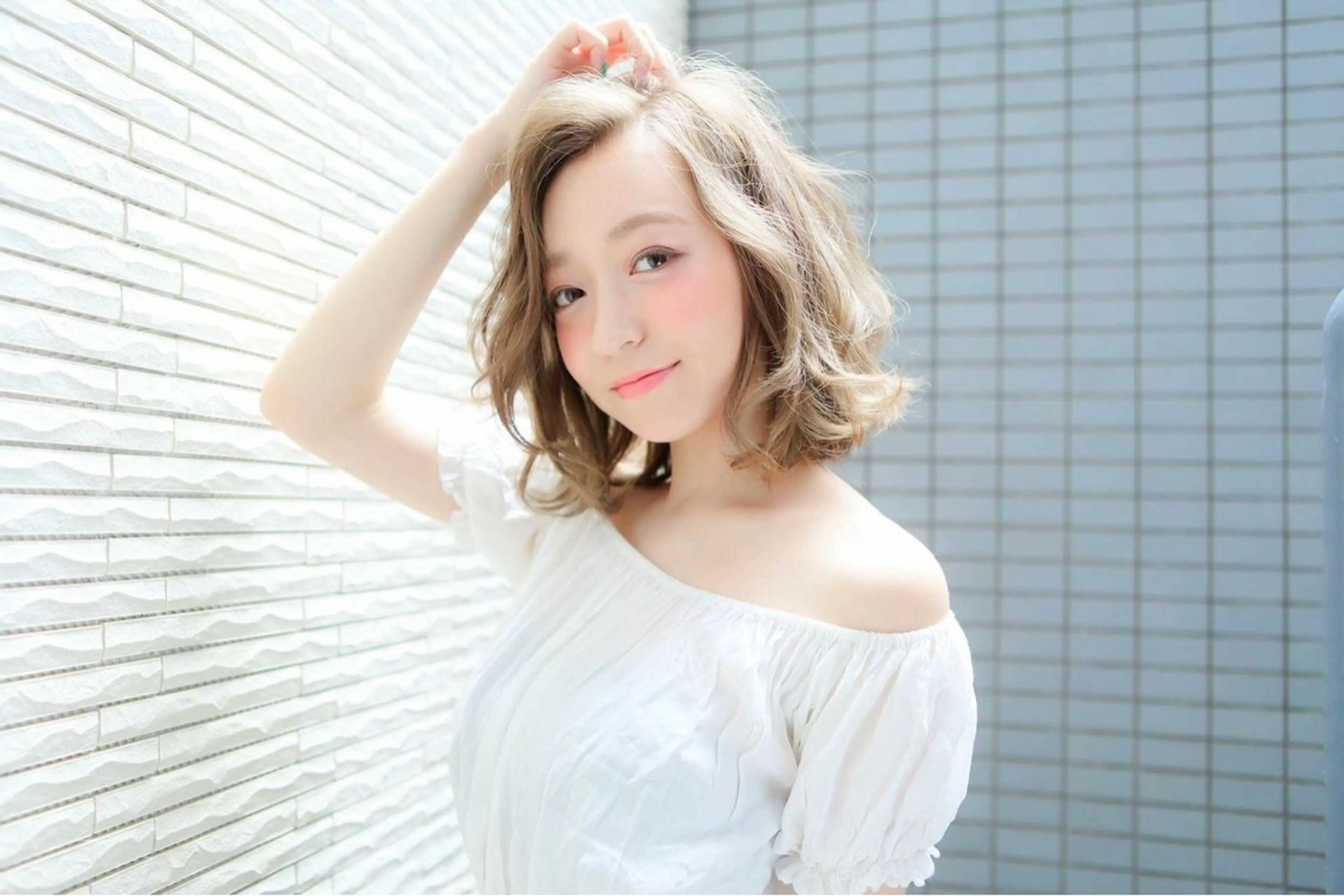 ミディアム カラー ‼️最新ハネエクステ 原宿のヘアスタイル