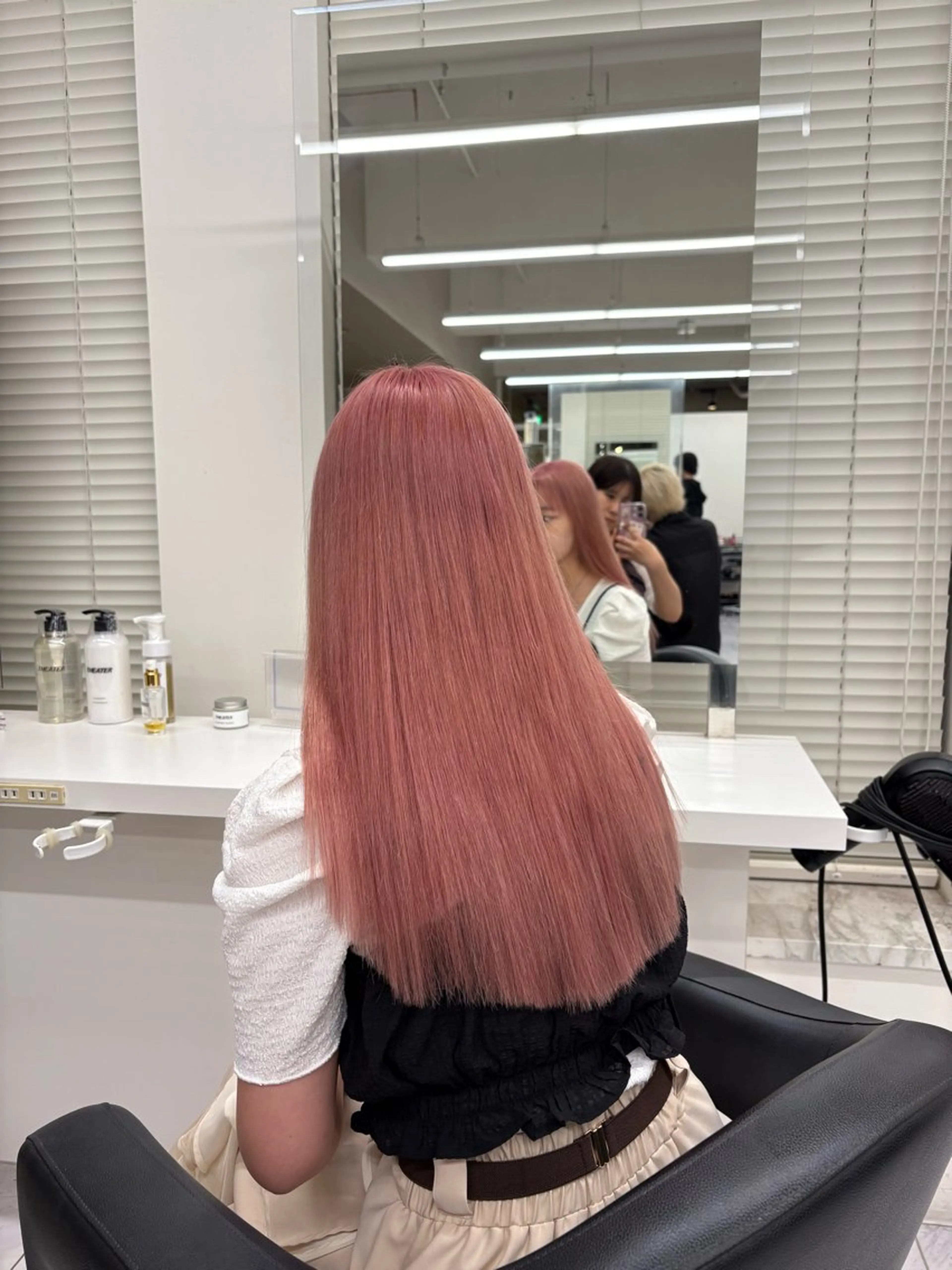 カラー ヘアカラー トリートメント 透明感ベージュ🤎 ナチュラルレイヤーのヘアスタイル