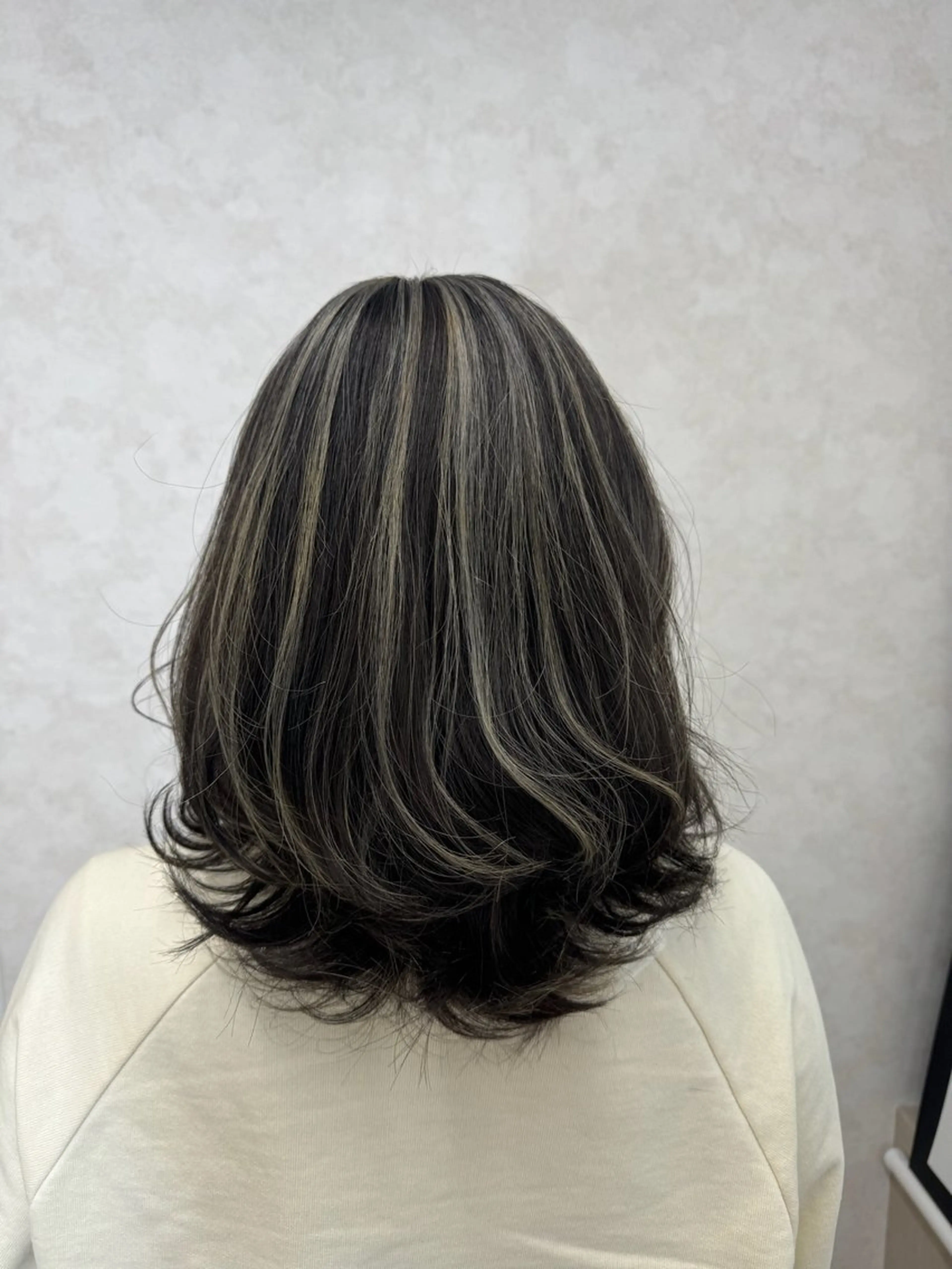 カット＋ハイライトカラー＋カラーの写真