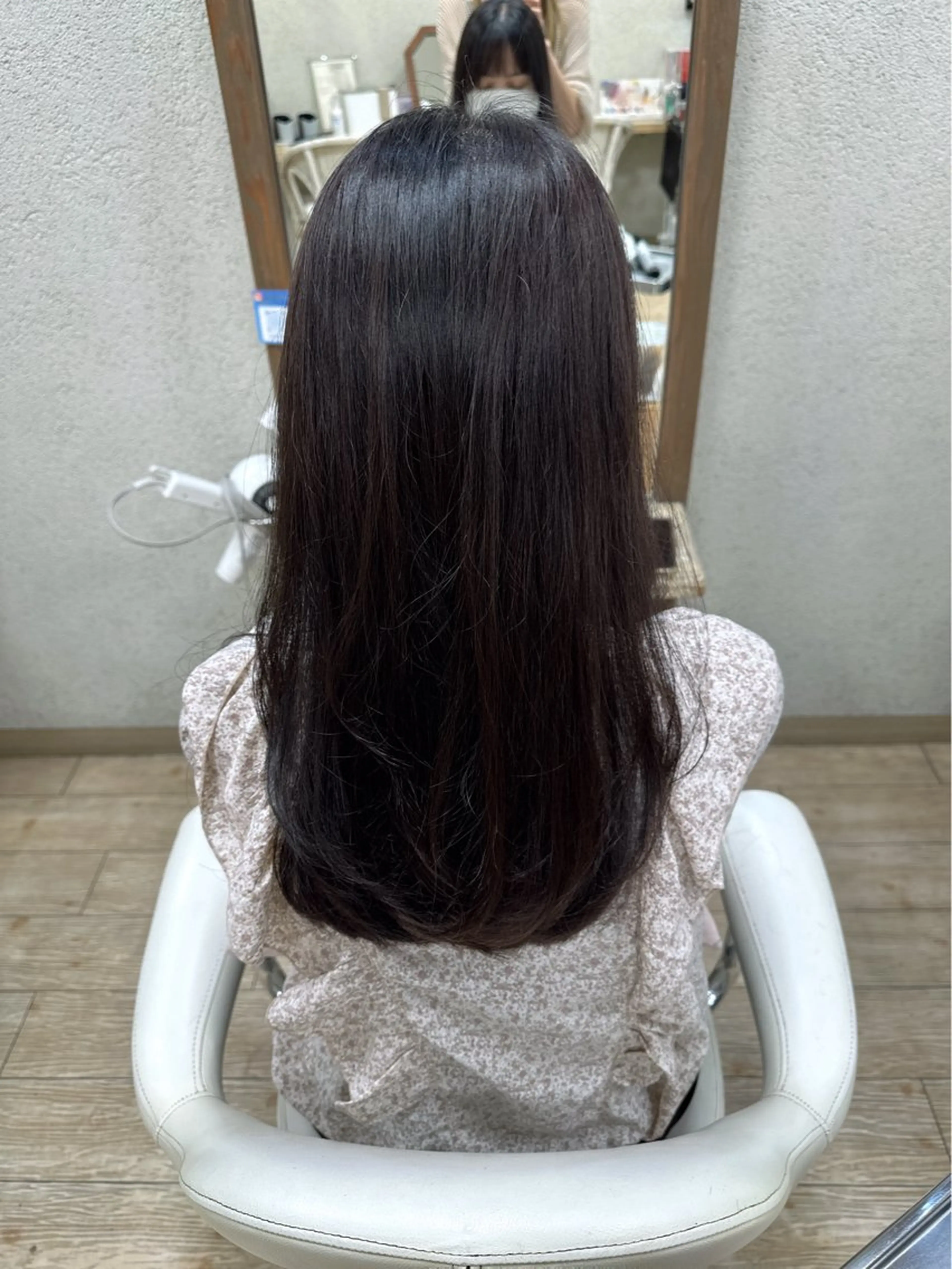 ロング カラー ブラウンカラー ラベンダーカラー レイヤーカット カット ヘアカラー トリートメント 阿部 美咲のヘアスタイル