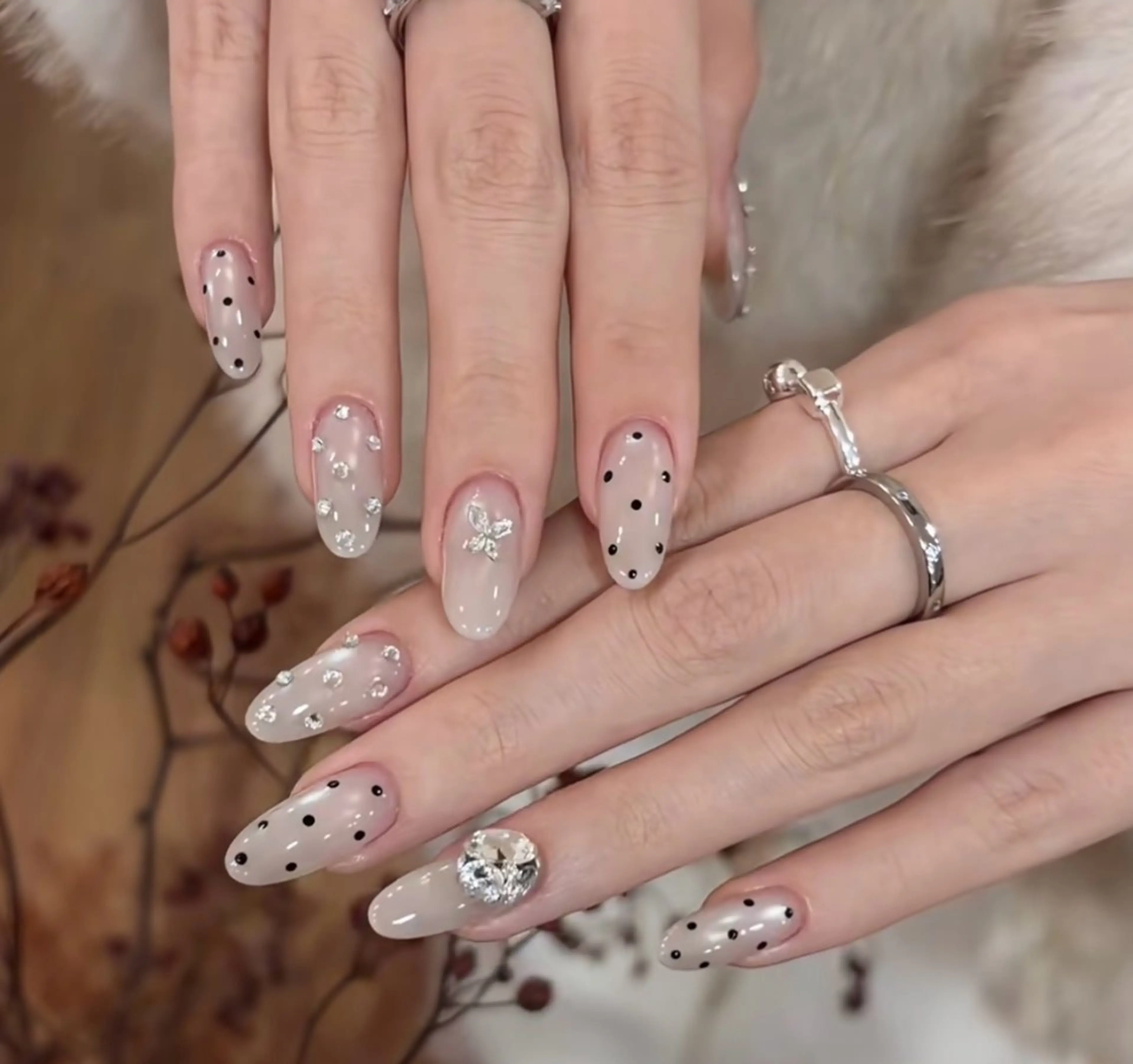 ネイル アートネイル べっ甲ネイル チークネイル 成人式 長さ出し ハンドネイル ハンドケア For you. Nail Salonのネイルデザイン