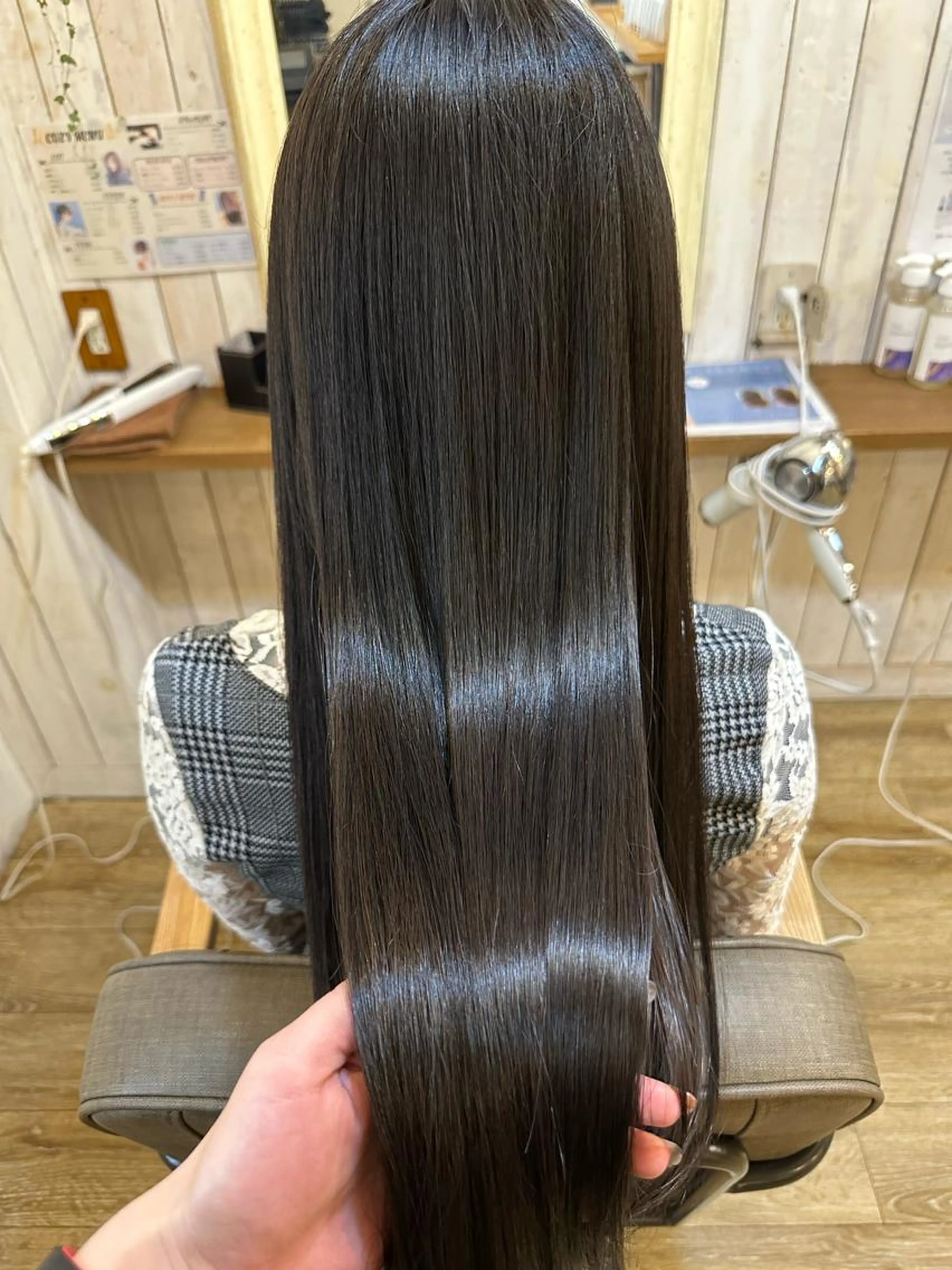 【新規限定】小顔効果似合わせカット+ミネコラ髪質改善の写真