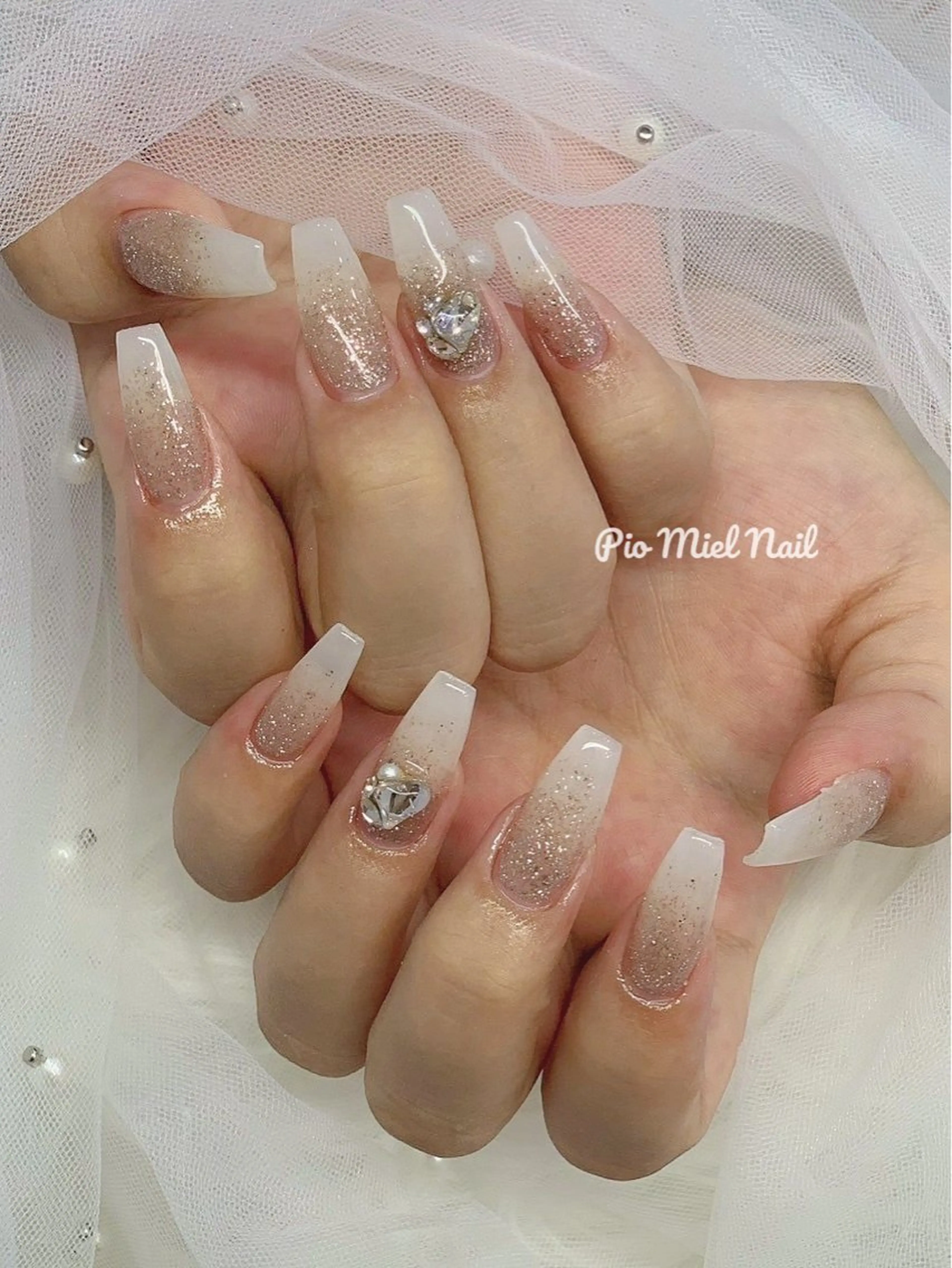 ネイル ジェルネイル グラデーション ハート ラメ(グリッター) ロングネイル ハンドネイル HANA 長さだしのネイルデザイン