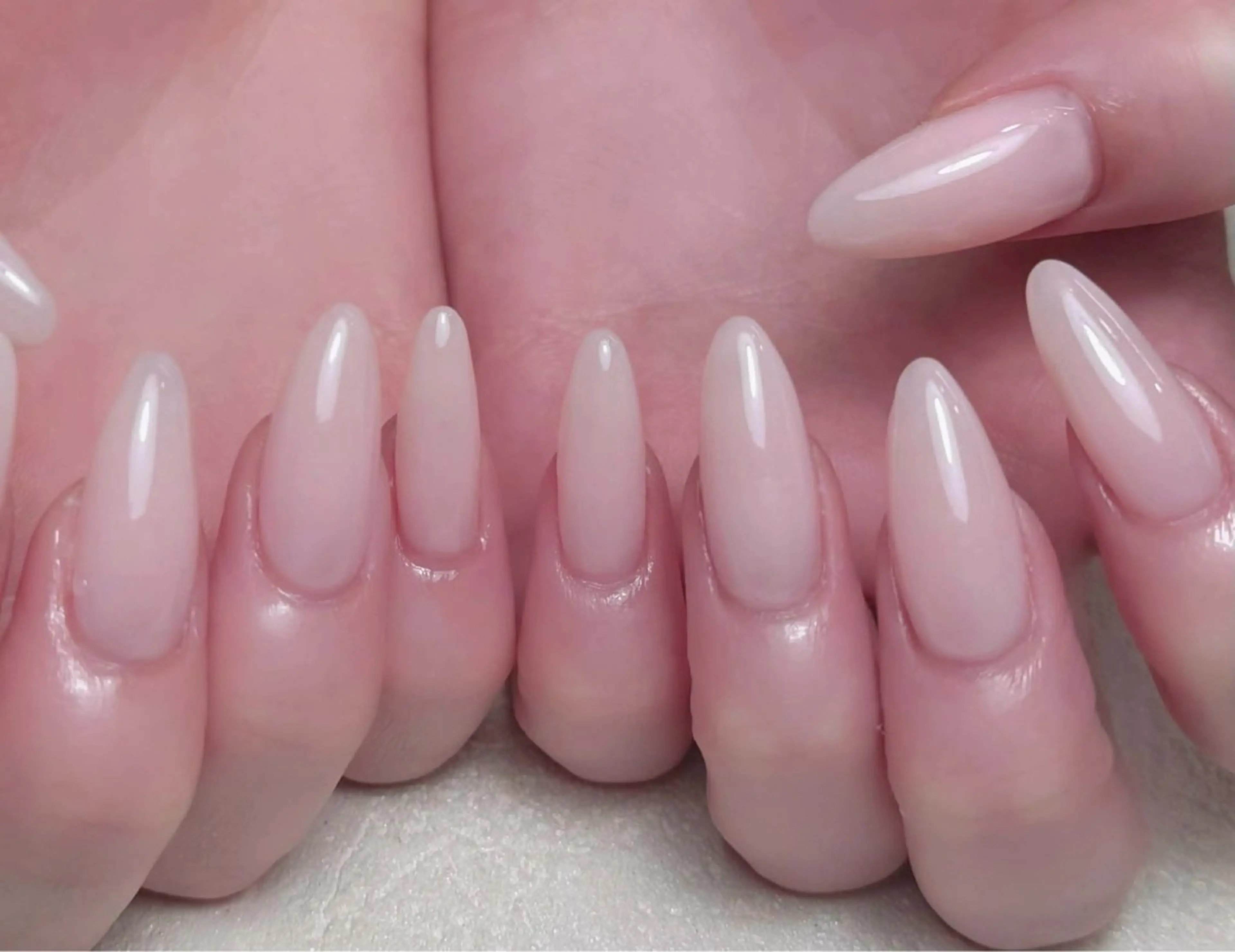 ネイル チークネイル 長さ出し フレンチネイル グラデーション キラキラネイル 中野駅から2分 MEO NAILのネイルデザイン