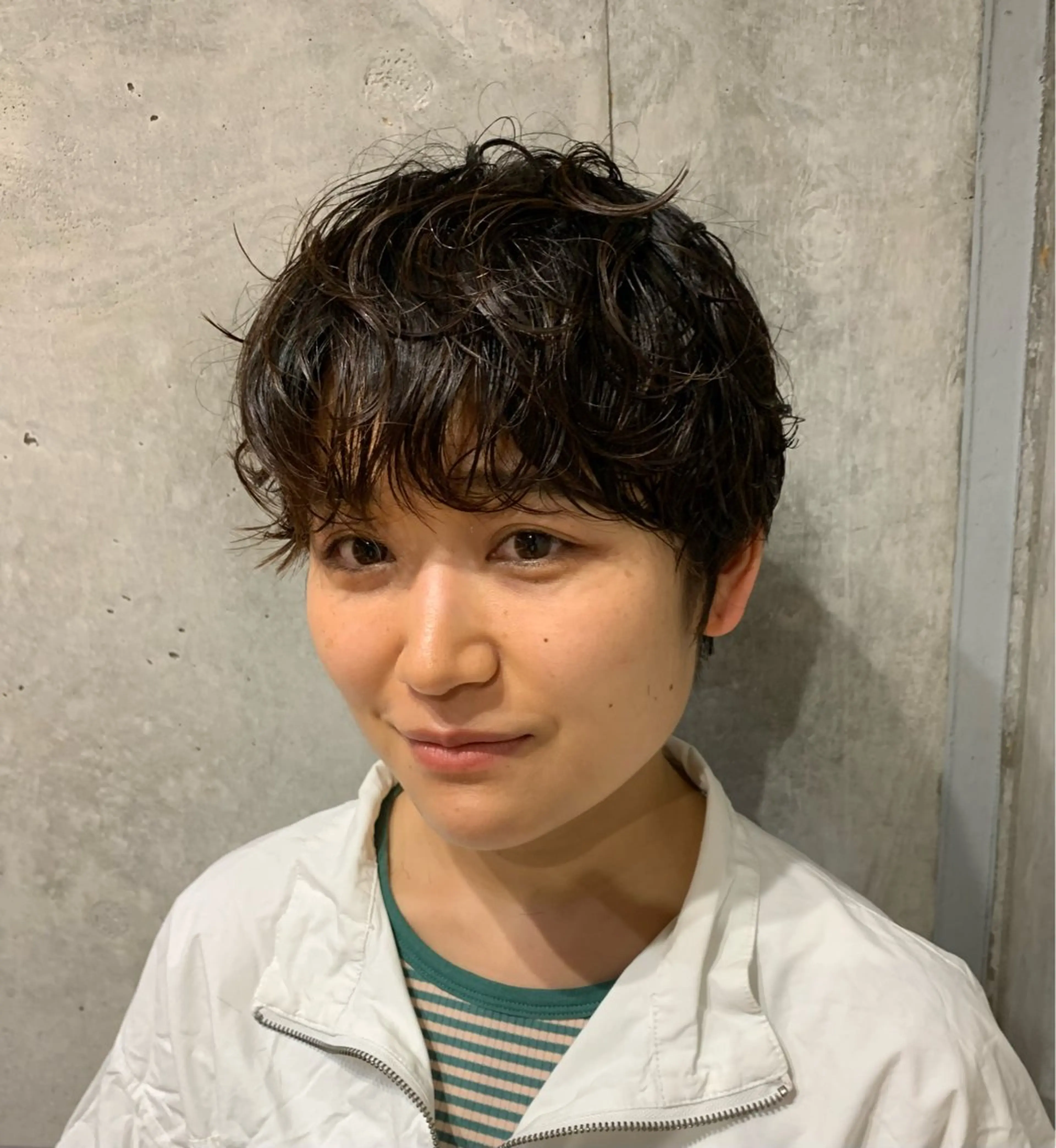 ショート パーマ ナチュラルパーマ 艶カラー/横山大樹のヘアスタイル