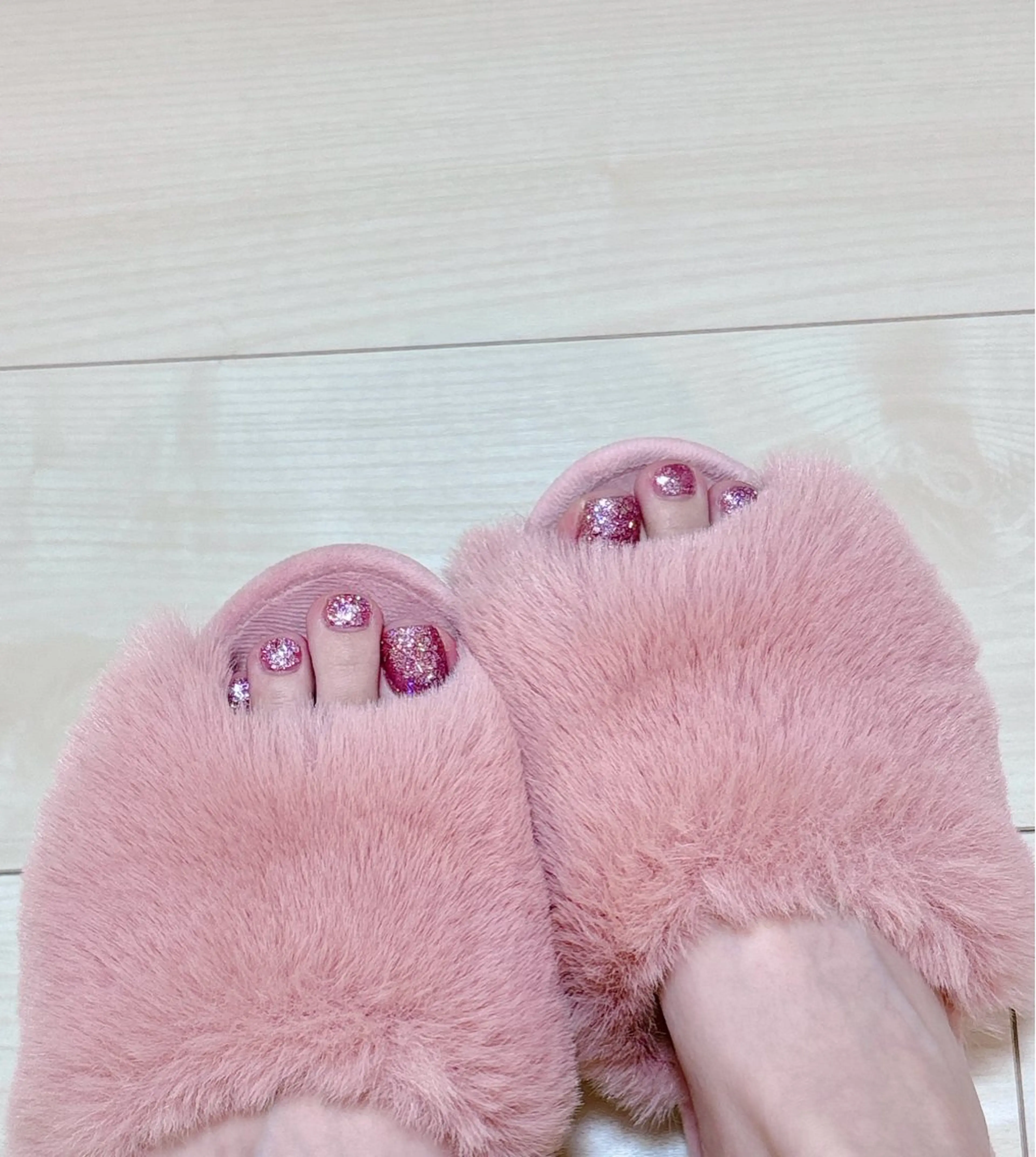 ネイル キラキラネイル ピンク フットネイル FLARE NAIL フレアネイルのネイルデザイン