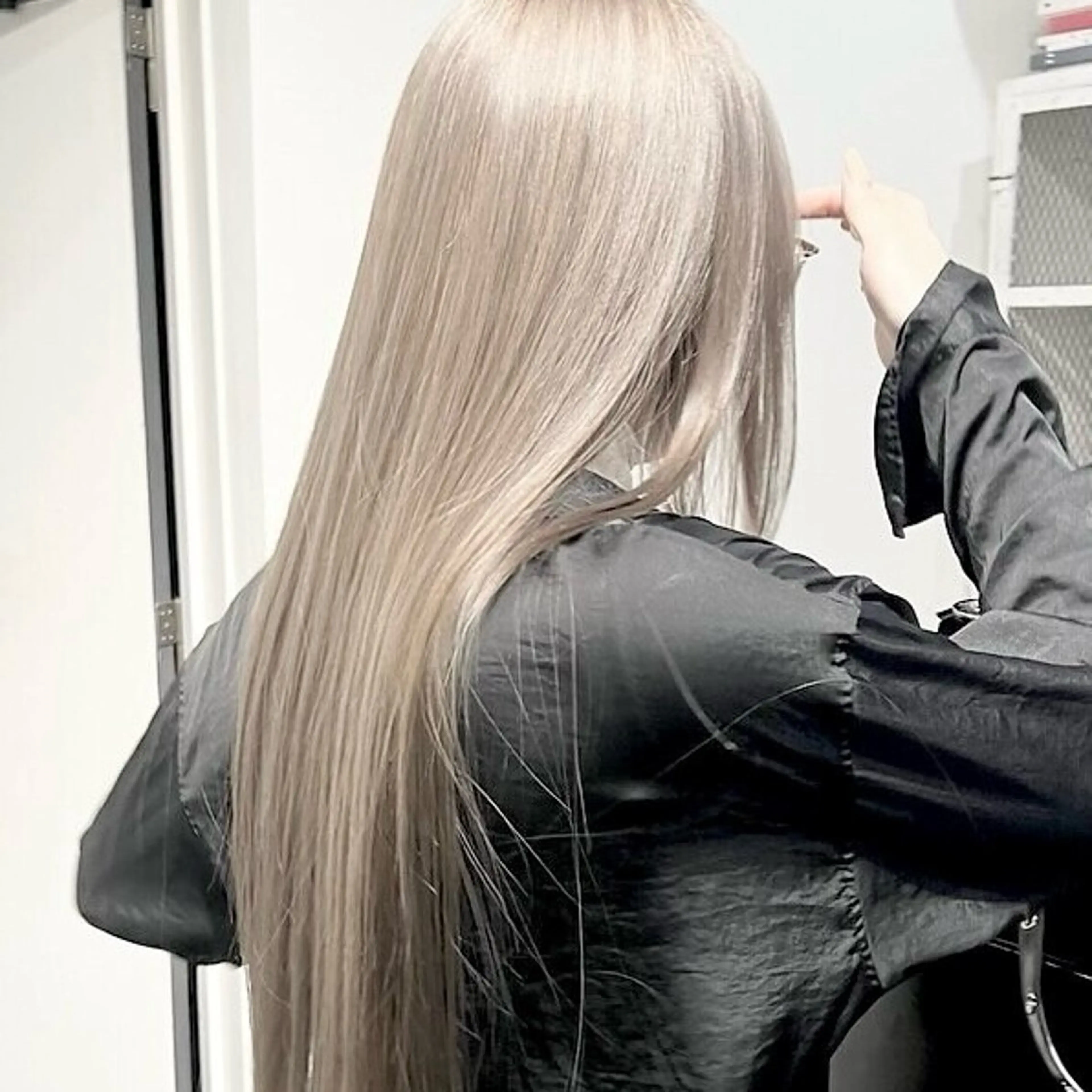 💝【ご新規様】ブリーチ➕カラー✨️ストレート、コテ巻き無料🫶リタッチ可能🙆‍♀️︎💕︎の写真