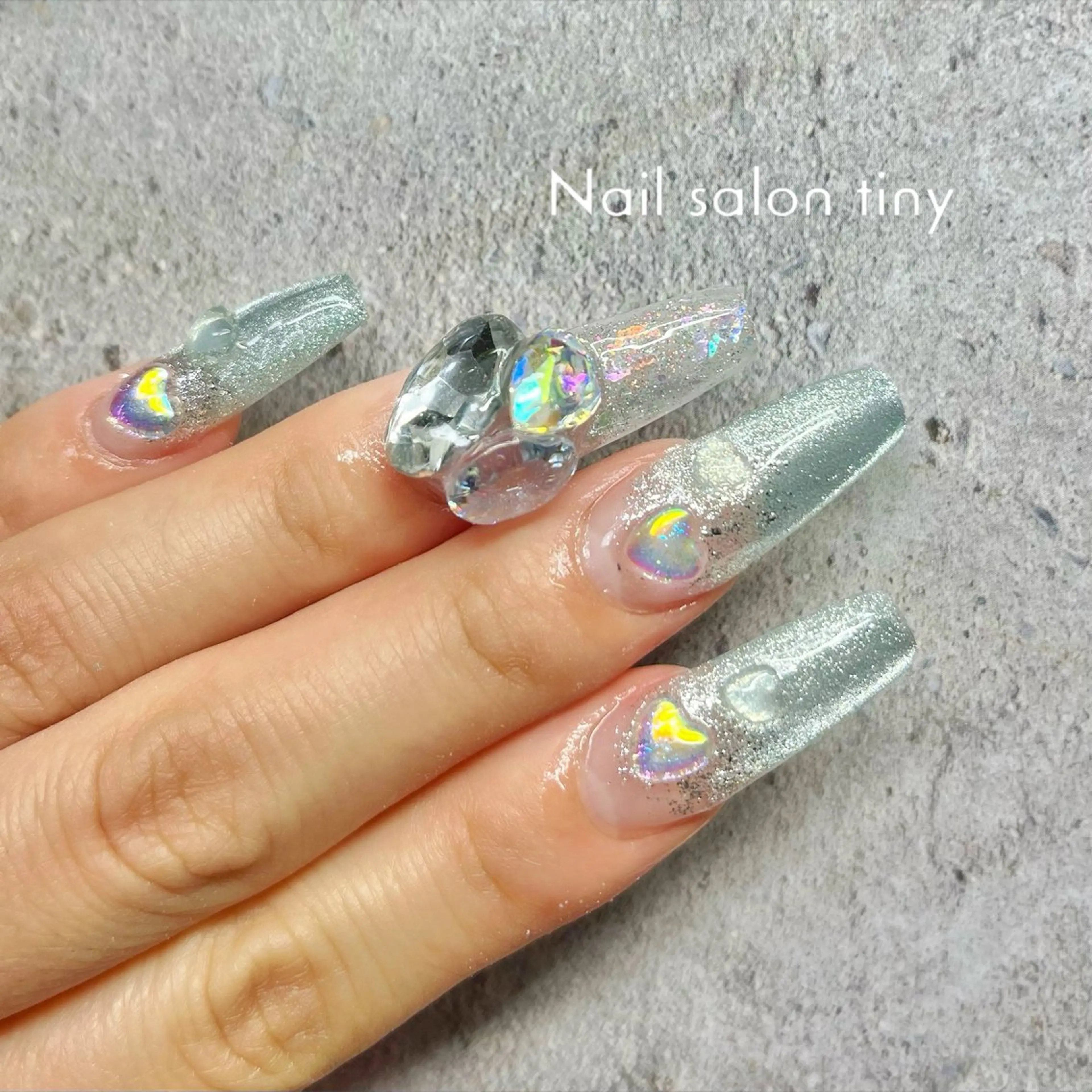 ネイル 持ち込み ハンドネイル ネイルサロンタイニー所属・Nail salon tiny🩵のネイルデザイン