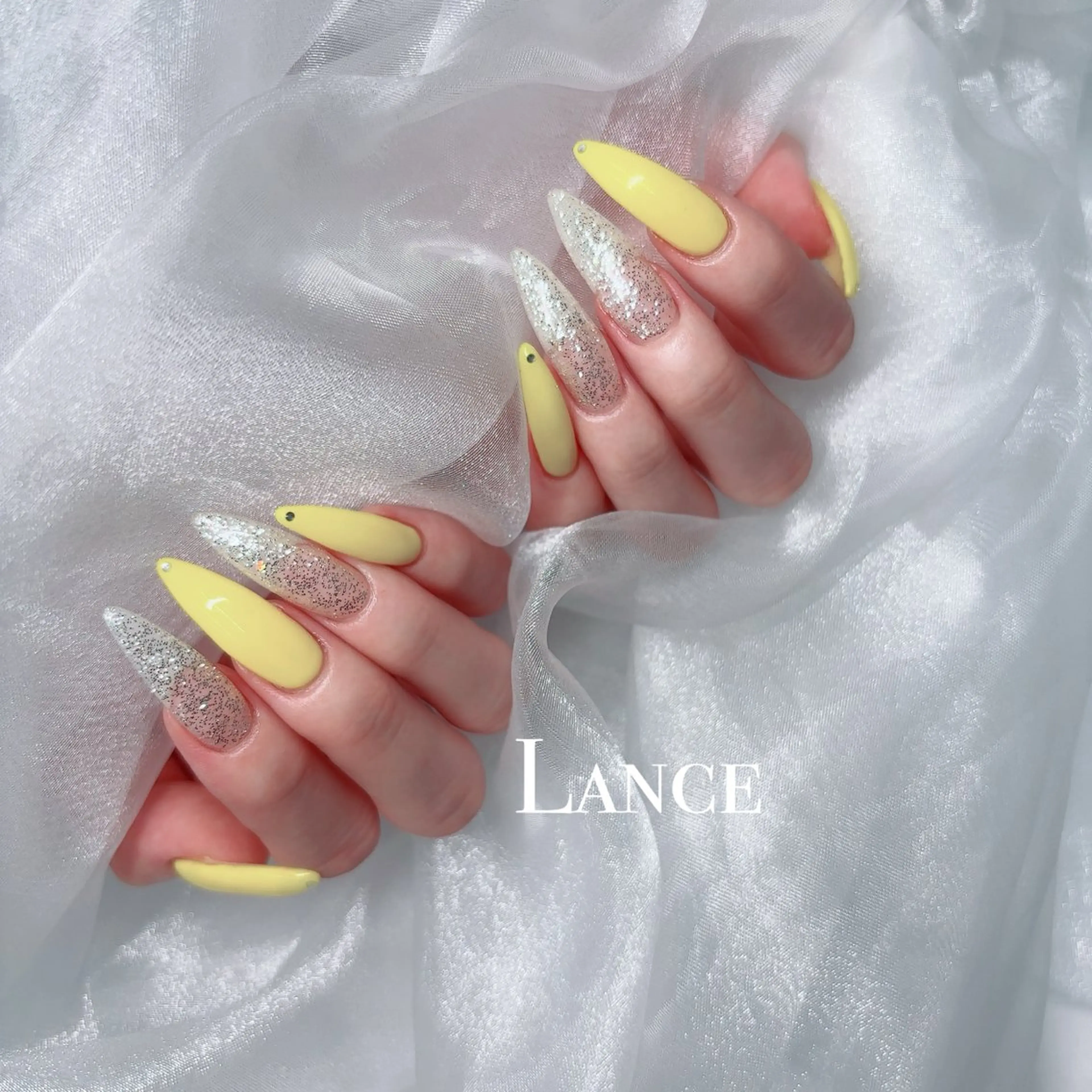 ネイル オーロラネイル フットネイル 氷ネイル・うるうるネイル キラキラネイル 韓国ネイル ハンドネイル Lance nailのネイルデザイン