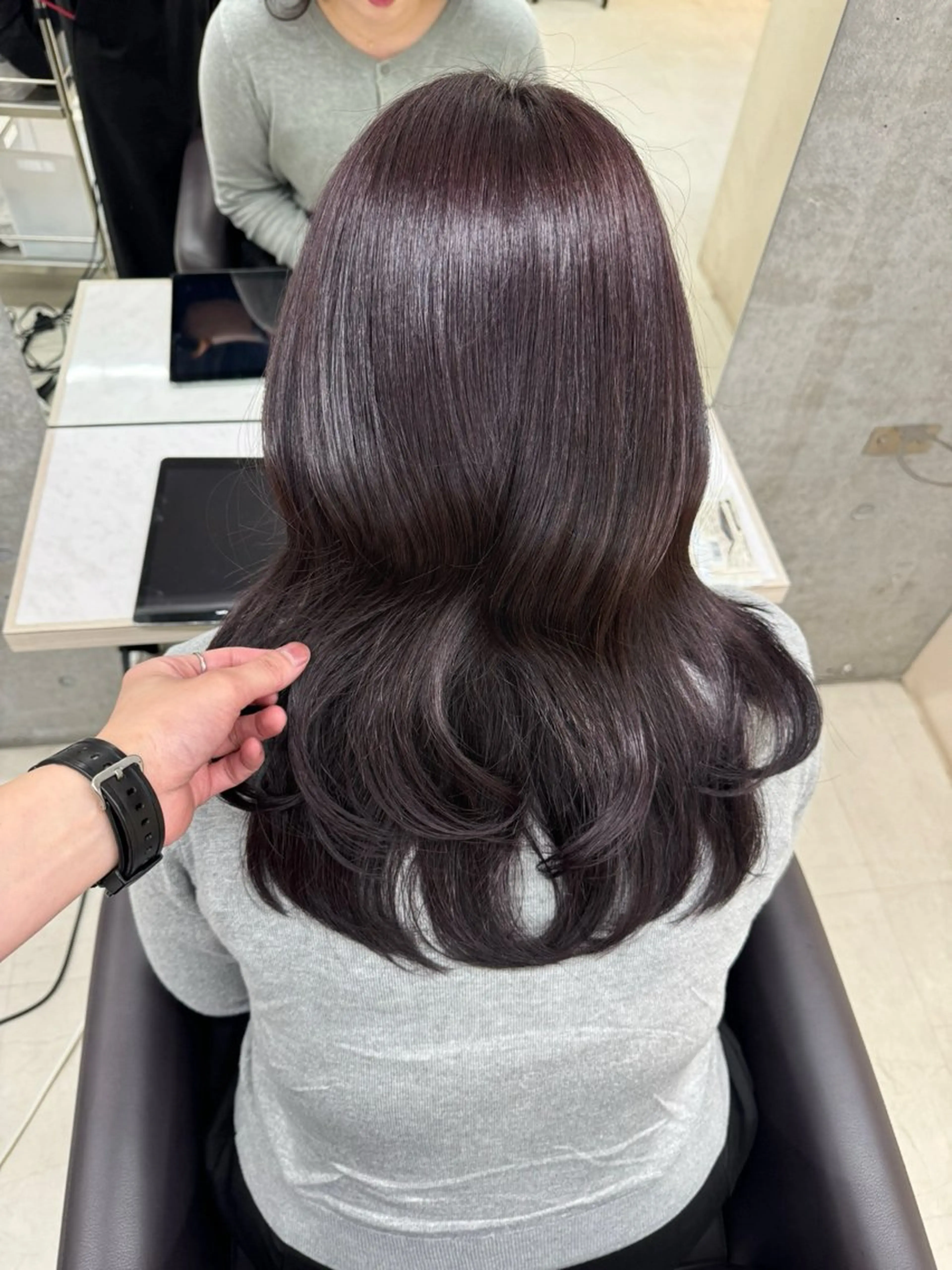 セミロング カラー Clore所属・うる艶ヘア♡韓国好き 透明感　shotaのヘアスタイル