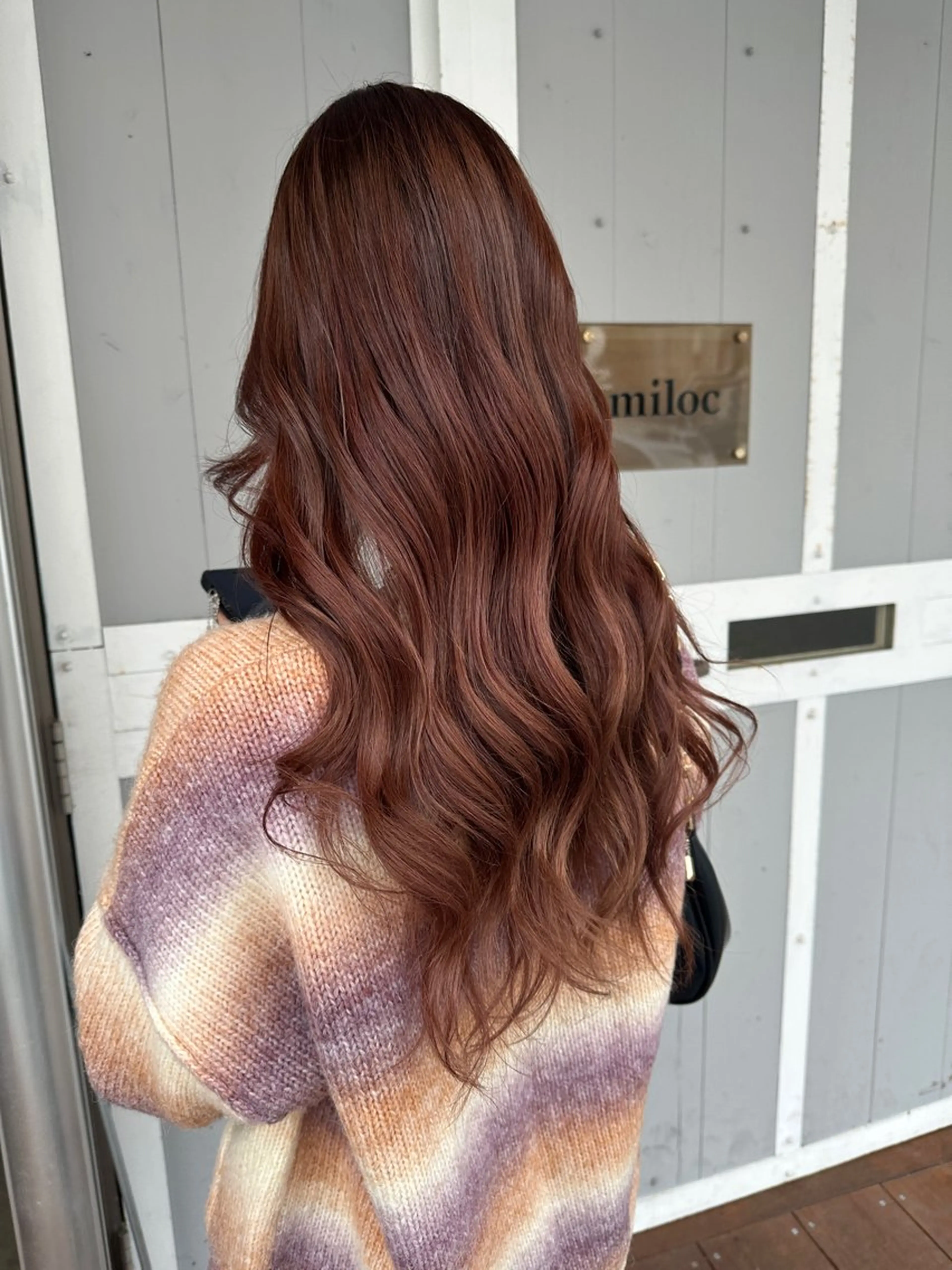 ミディアム miloc MOMOKAのヘアスタイル