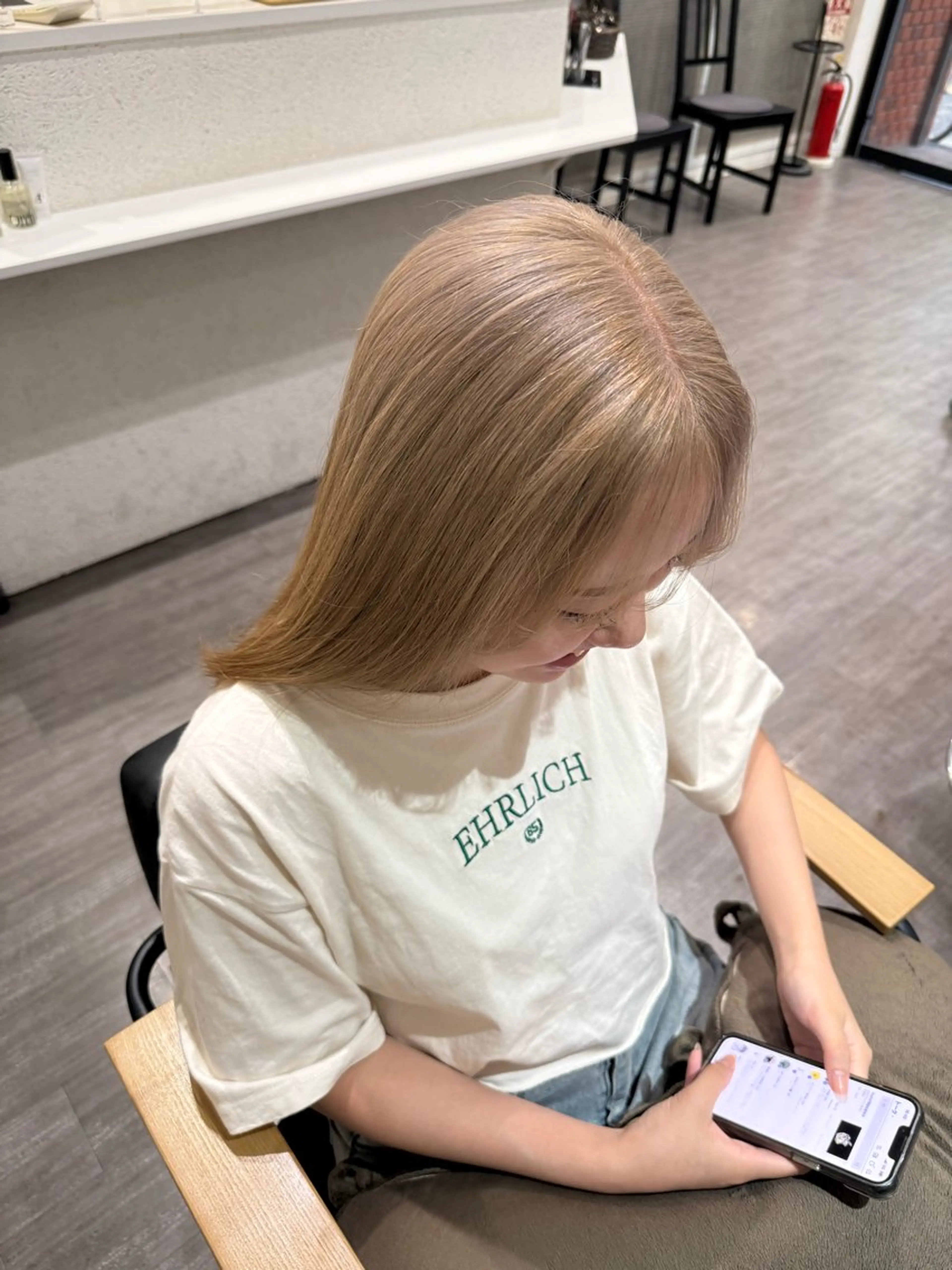 セミロング カラー ベージュカラー ブリーチ ホワイトベージュ ヘアカラー トリートメント 艶髪レイヤー上田 紗也🇰🇷💗のヘアスタイル