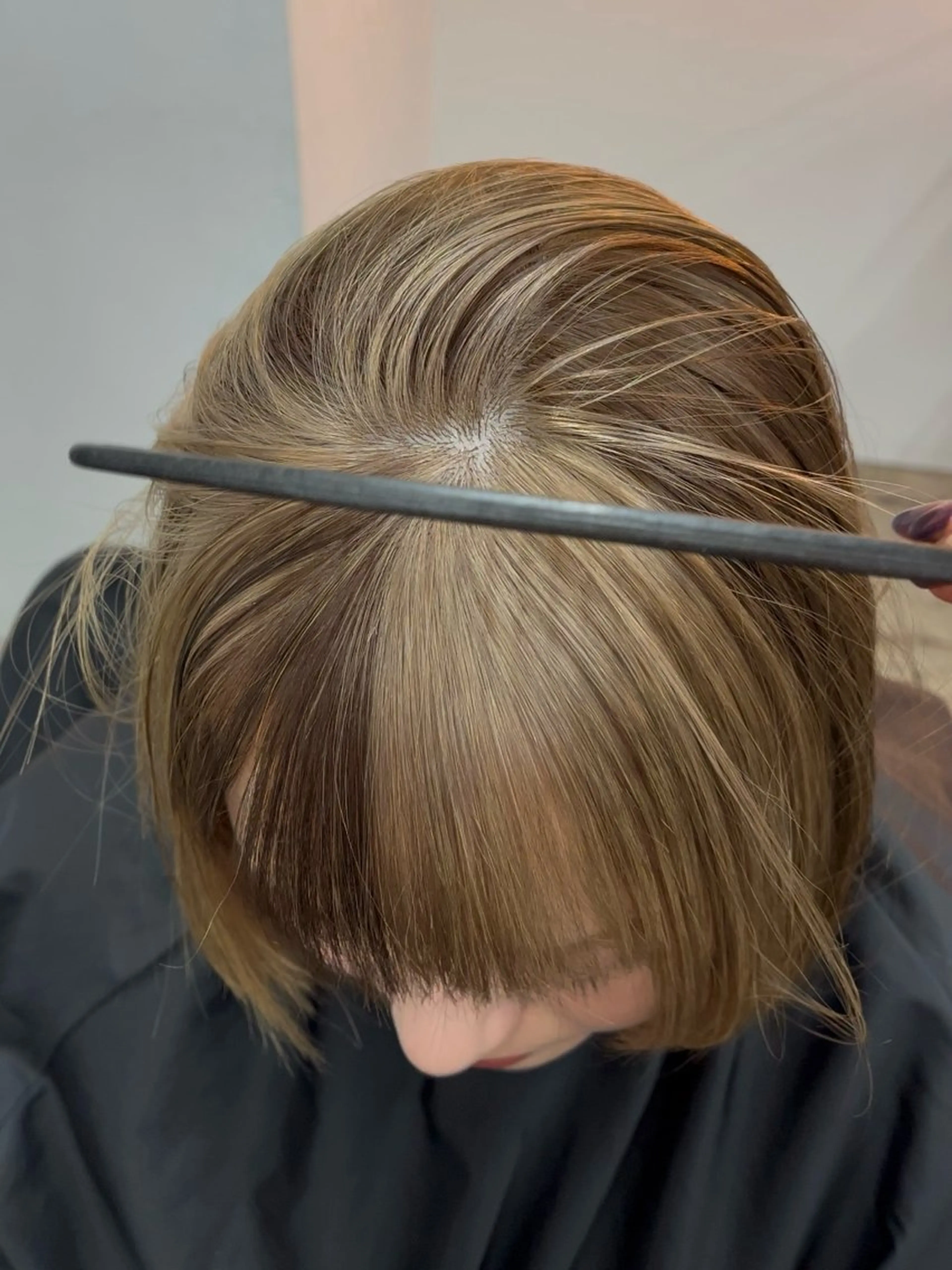 ショート カラー ベージュカラー ブリーチ ケアブリーチ デザインカラー ダブルカラー ハイトーン/心斎橋/ honomiのヘアスタイル