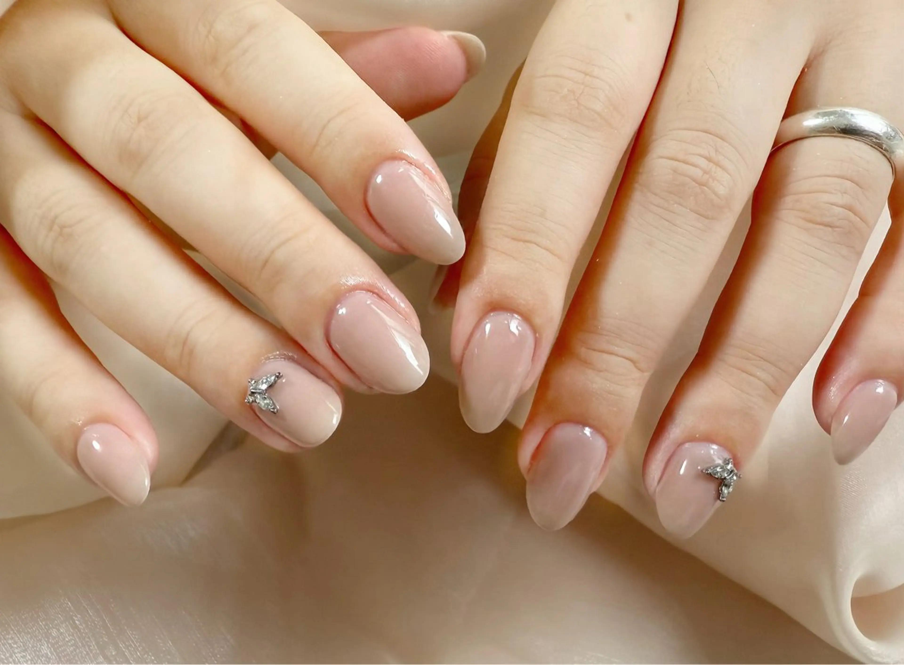 ネイル ハンドネイル ここに ネイルサロンのネイルデザイン