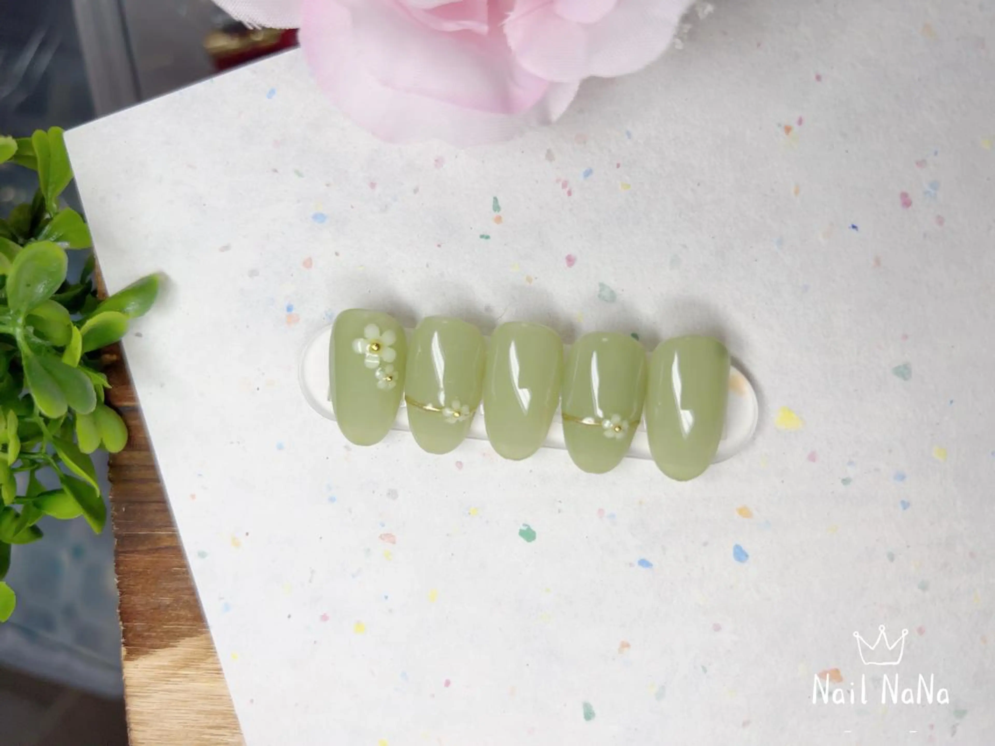 ミディアム Nail NaNaのネイルデザイン