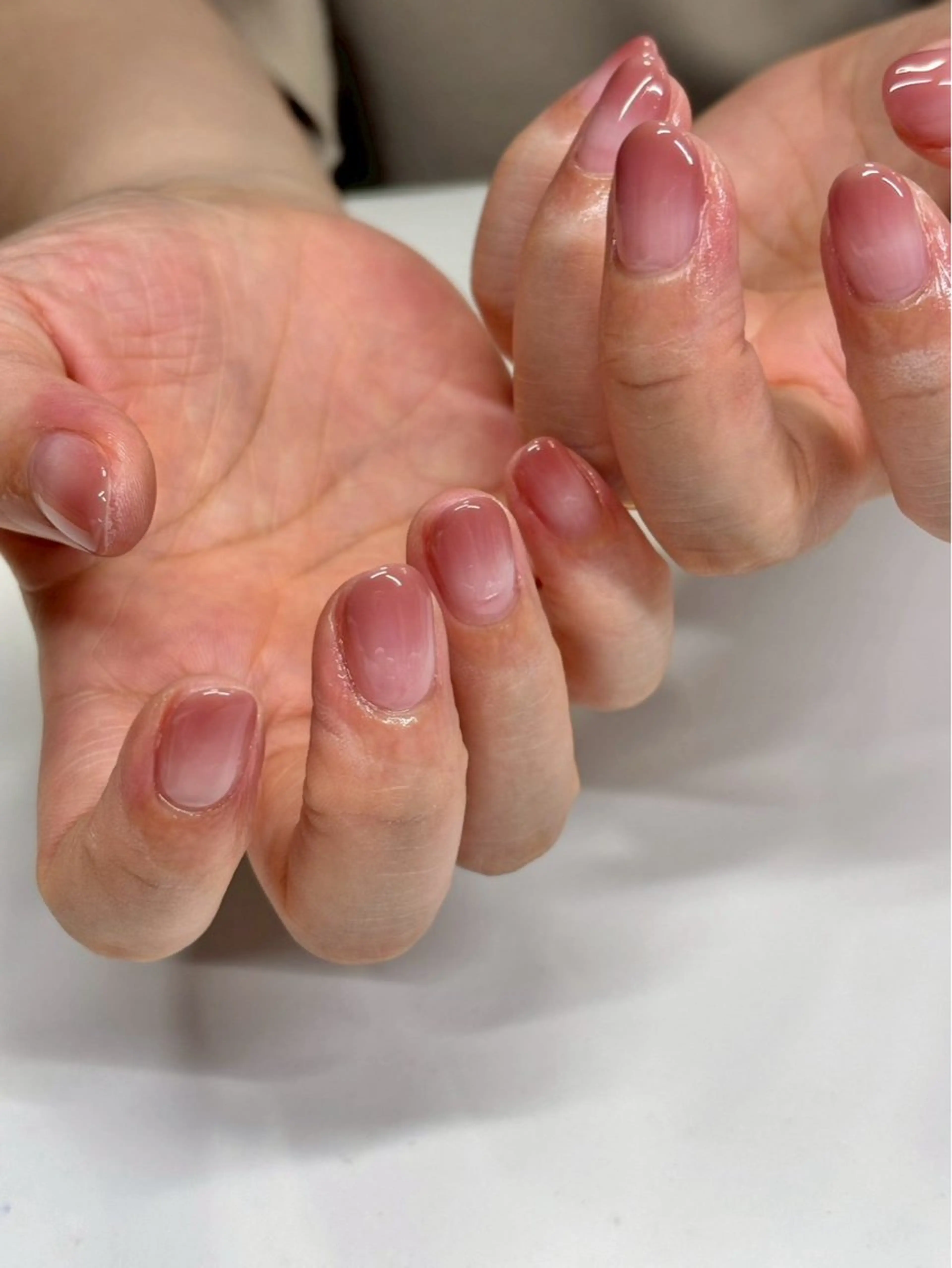 ネイル グラデーション オフィスネイル ピンク シンプルネイル ハンドネイル iconail 下北沢 NONのネイルデザイン