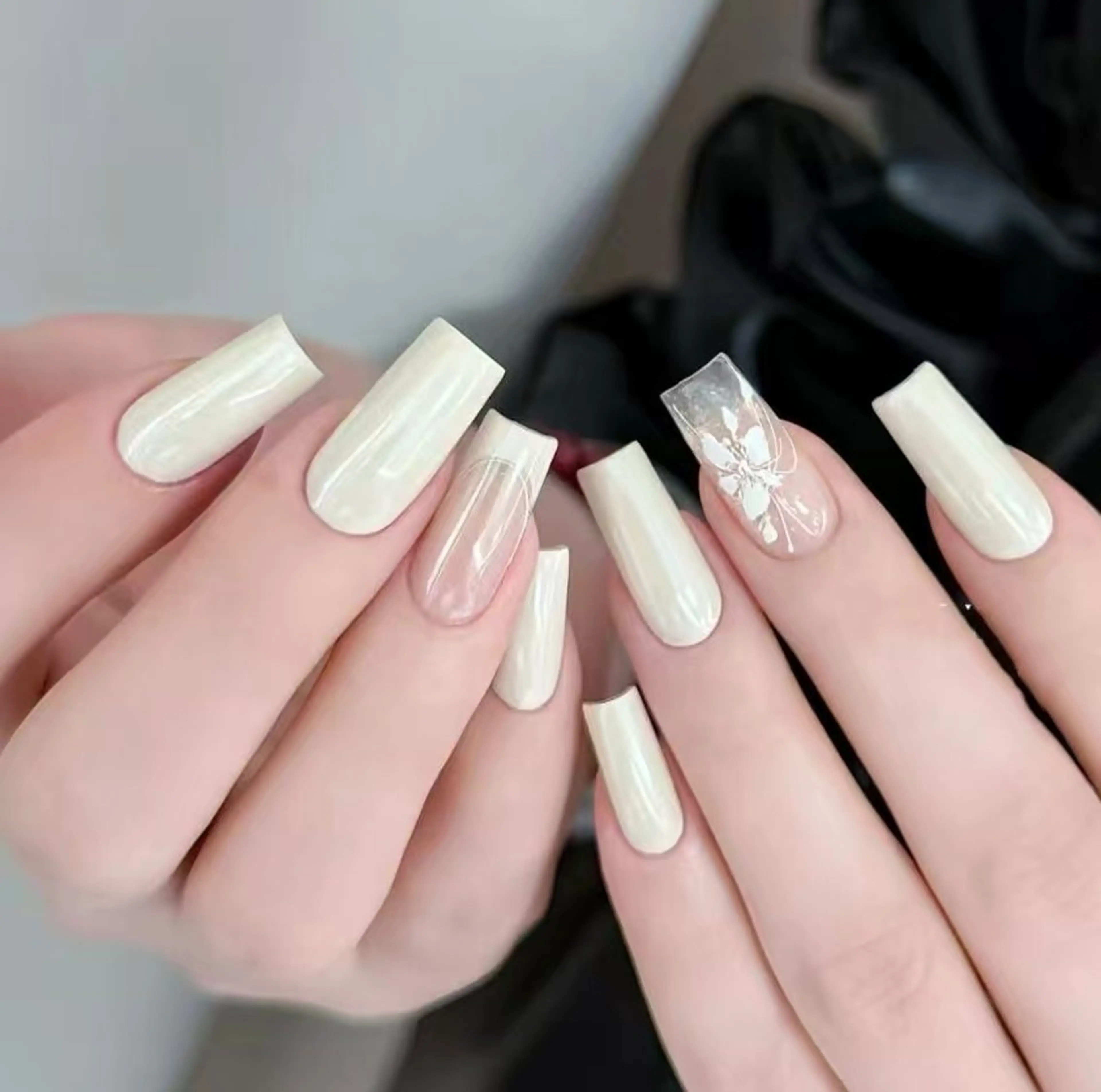 ネイル オーロラネイル フラワーネイル フットネイル フレンチネイル ジェルネイル ハンドネイル BabyYouMi ねねのネイルデザイン