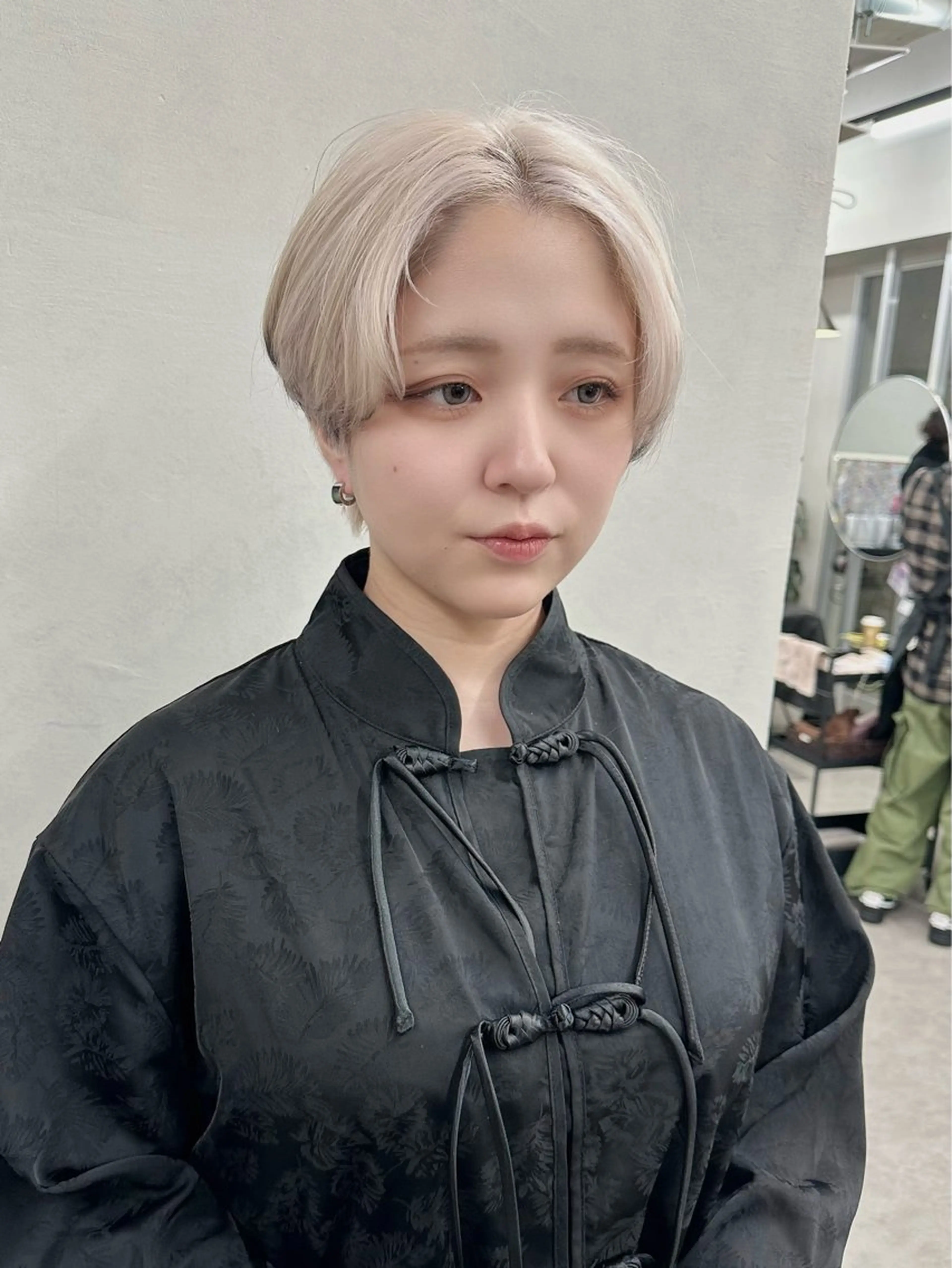 ショート カラー ウルフとハイトーン みっちー✂️のヘアスタイル