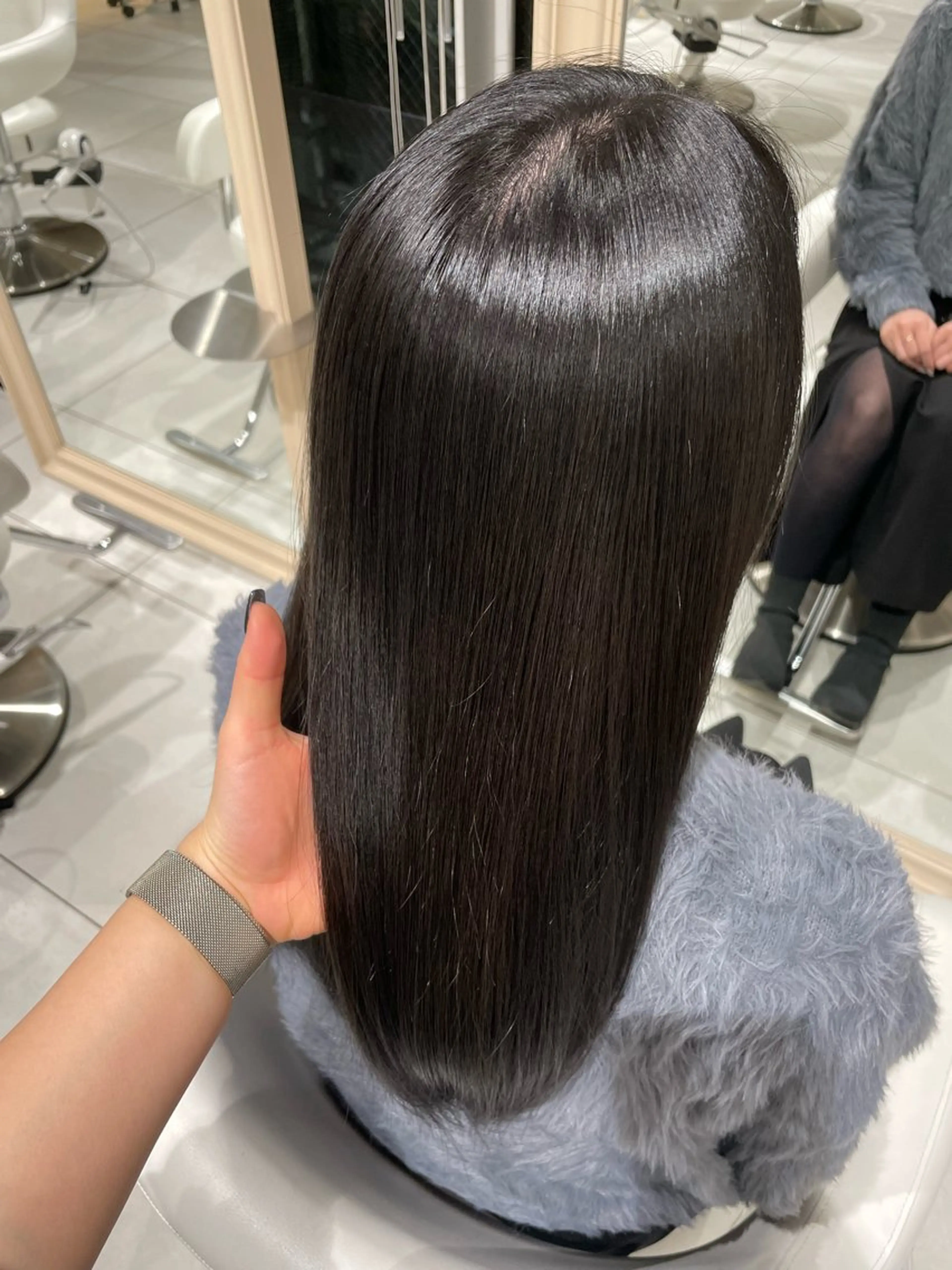 ロング カラー ヘアカラー 大畑 茉那のヘアスタイル