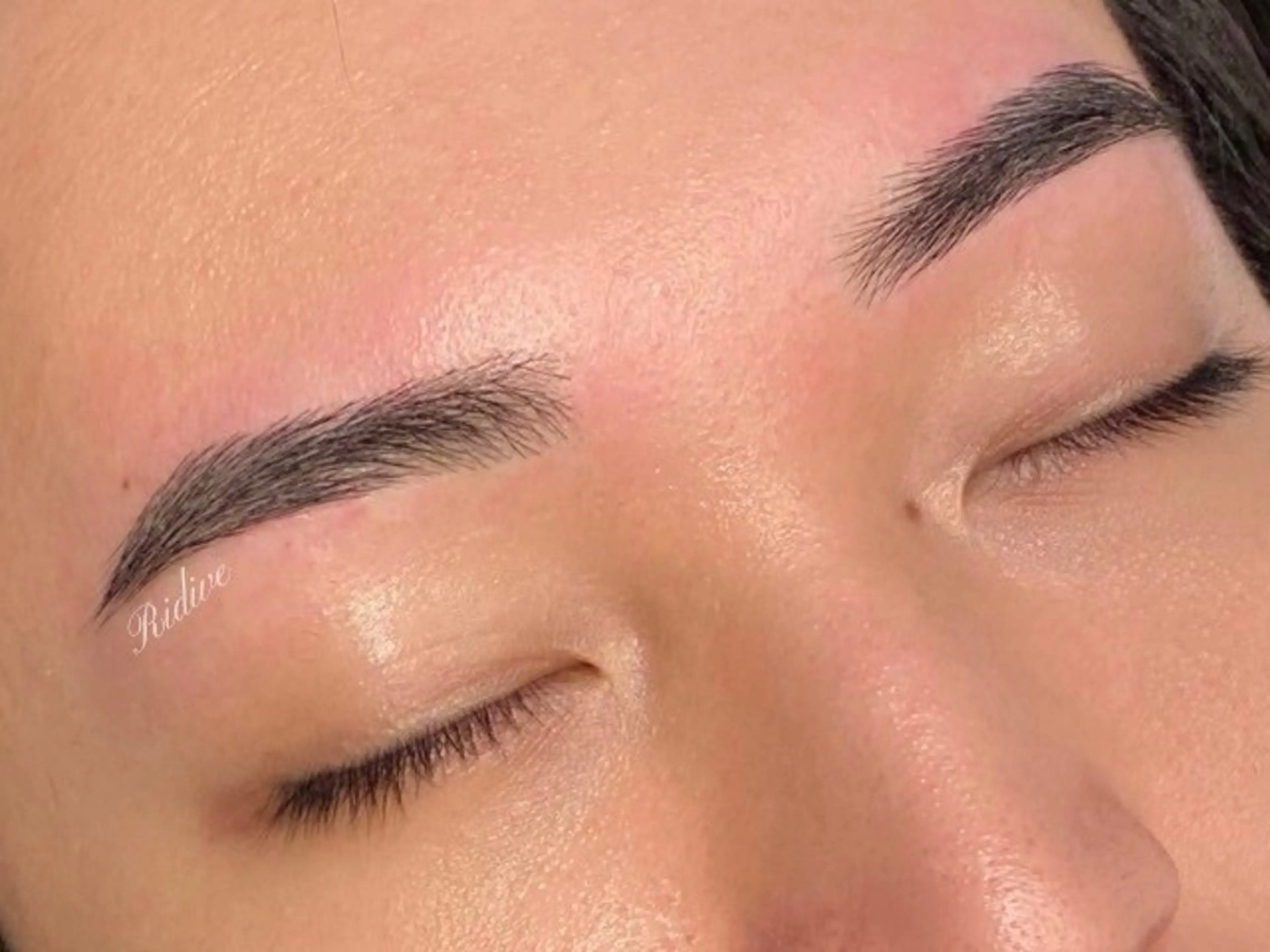 アイブロウ アイブロウサロンRidive恵比寿所属・RIDIVE りのの眉毛・アイブロウイメージ