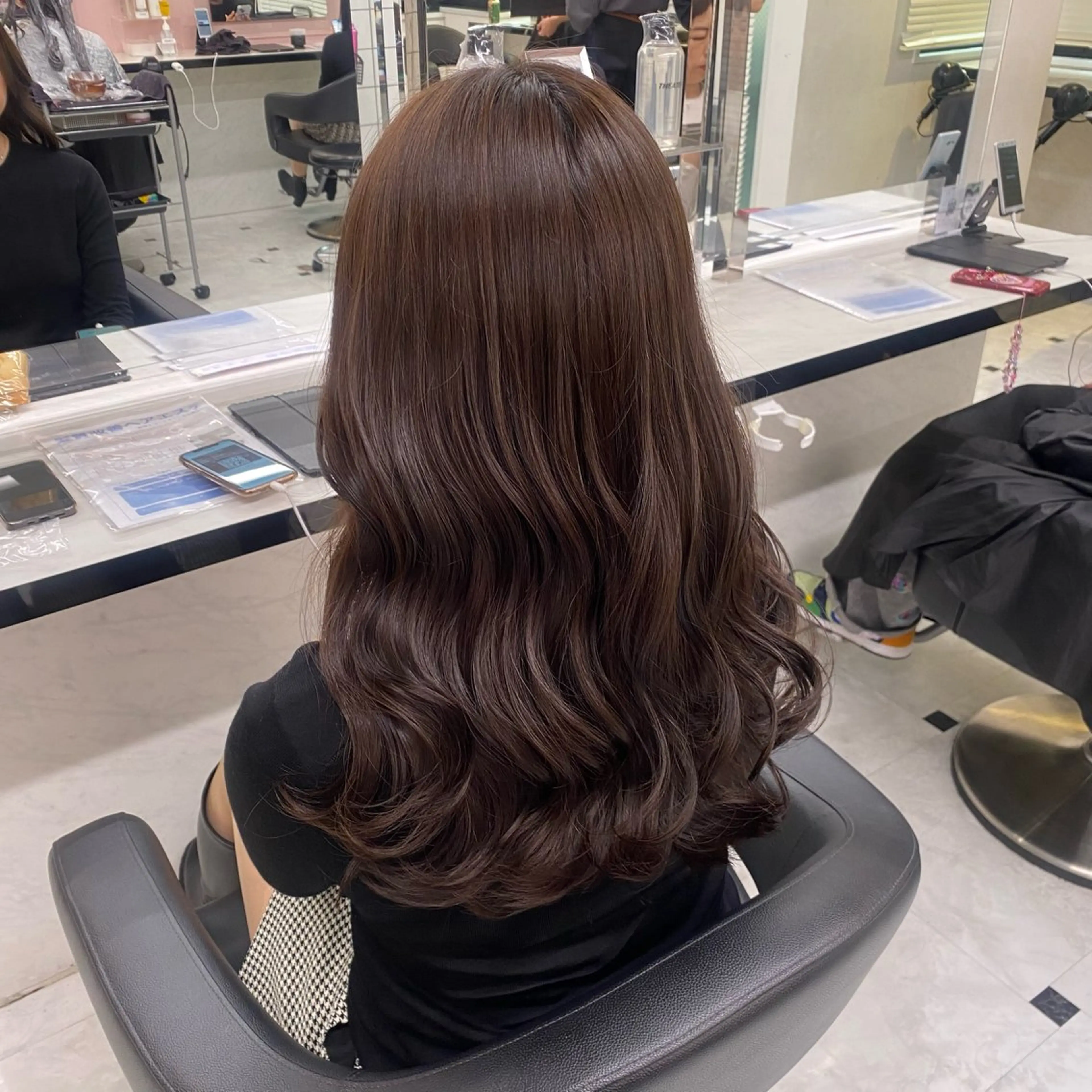 ロング カラー ブラウンカラー オリーブブラウン 透明感ベージュカラー ♡上野♡AIのヘアスタイル