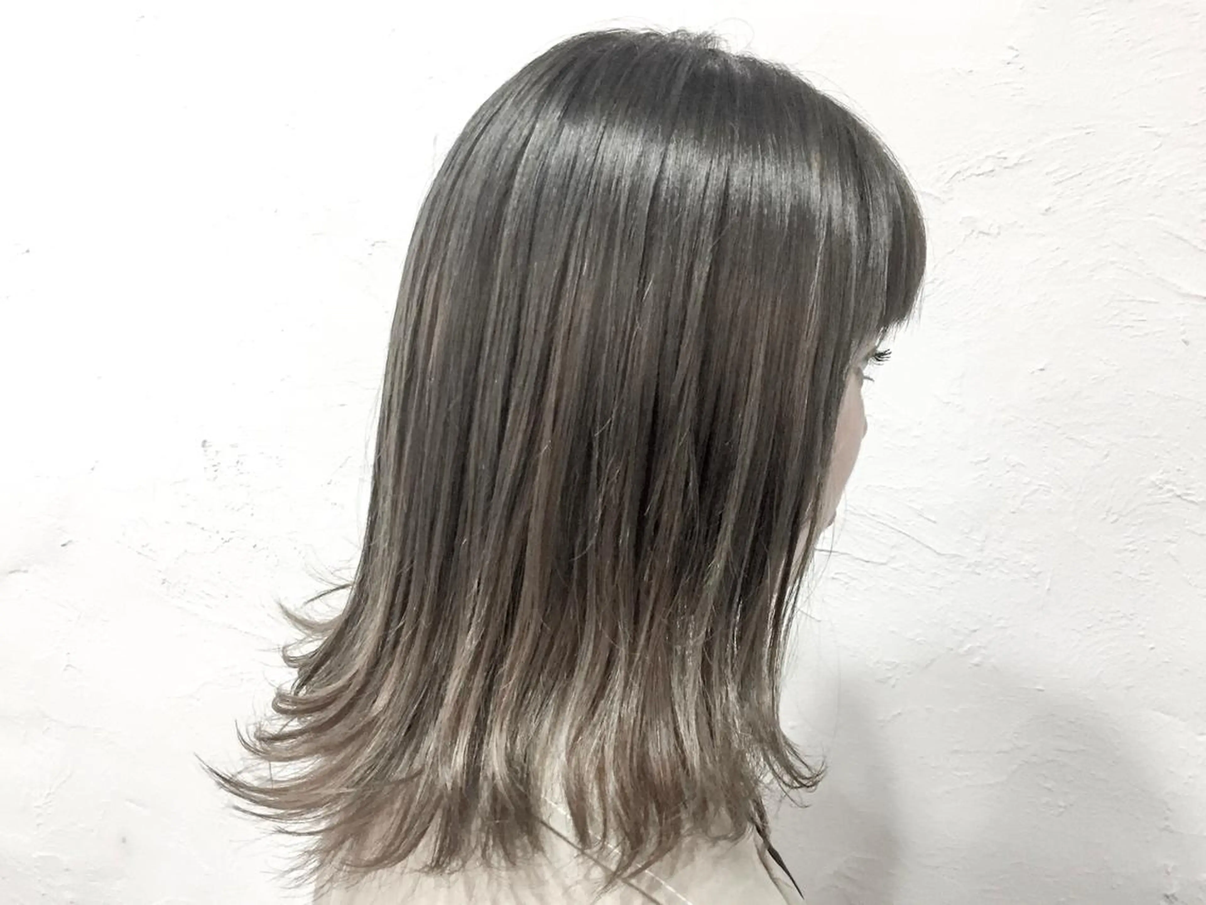 ミディアム カラー ダブルカラー グラデーションカラー グレージュ ハイライトカラー ハイライト 伊藤 優希のヘアスタイル