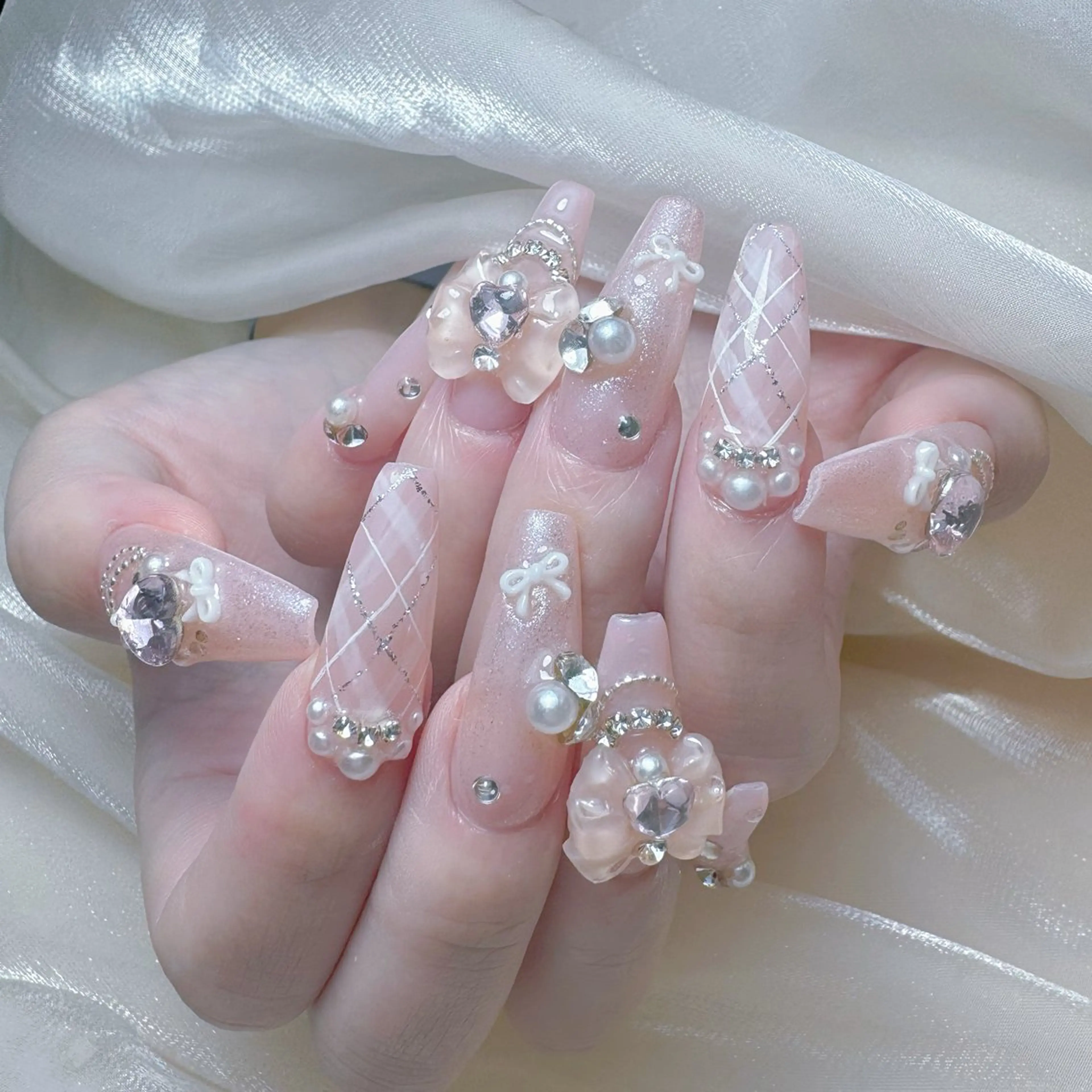 ネイル チークネイル クリアネイル ガーリー キラキラネイル 韓国ネイル ハンドネイル NailPrincess所属・princess スカルプ専門店のネイルデザイン