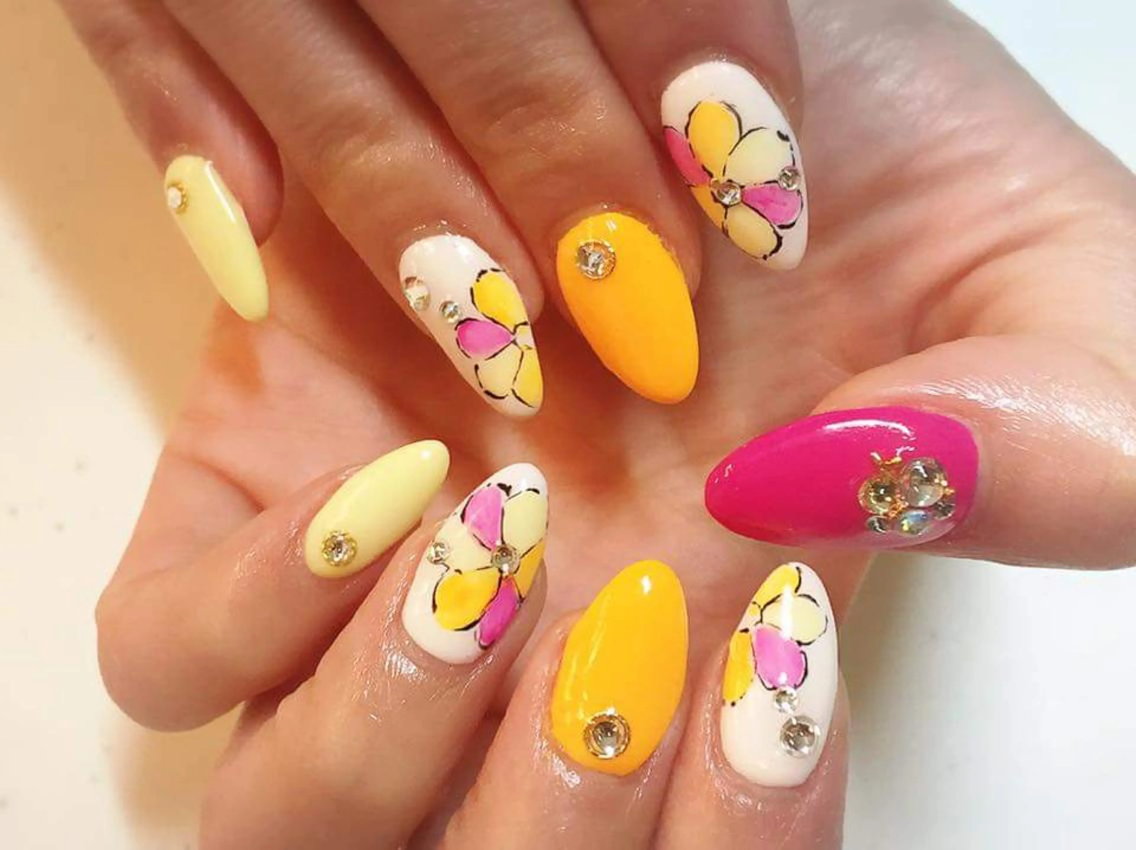 ショート カラー ネイル アートネイル ジェルネイル ラメ(グリッター) スカルプネイル ストーンネイル NAILSGOGO shibuyaのネイルデザイン