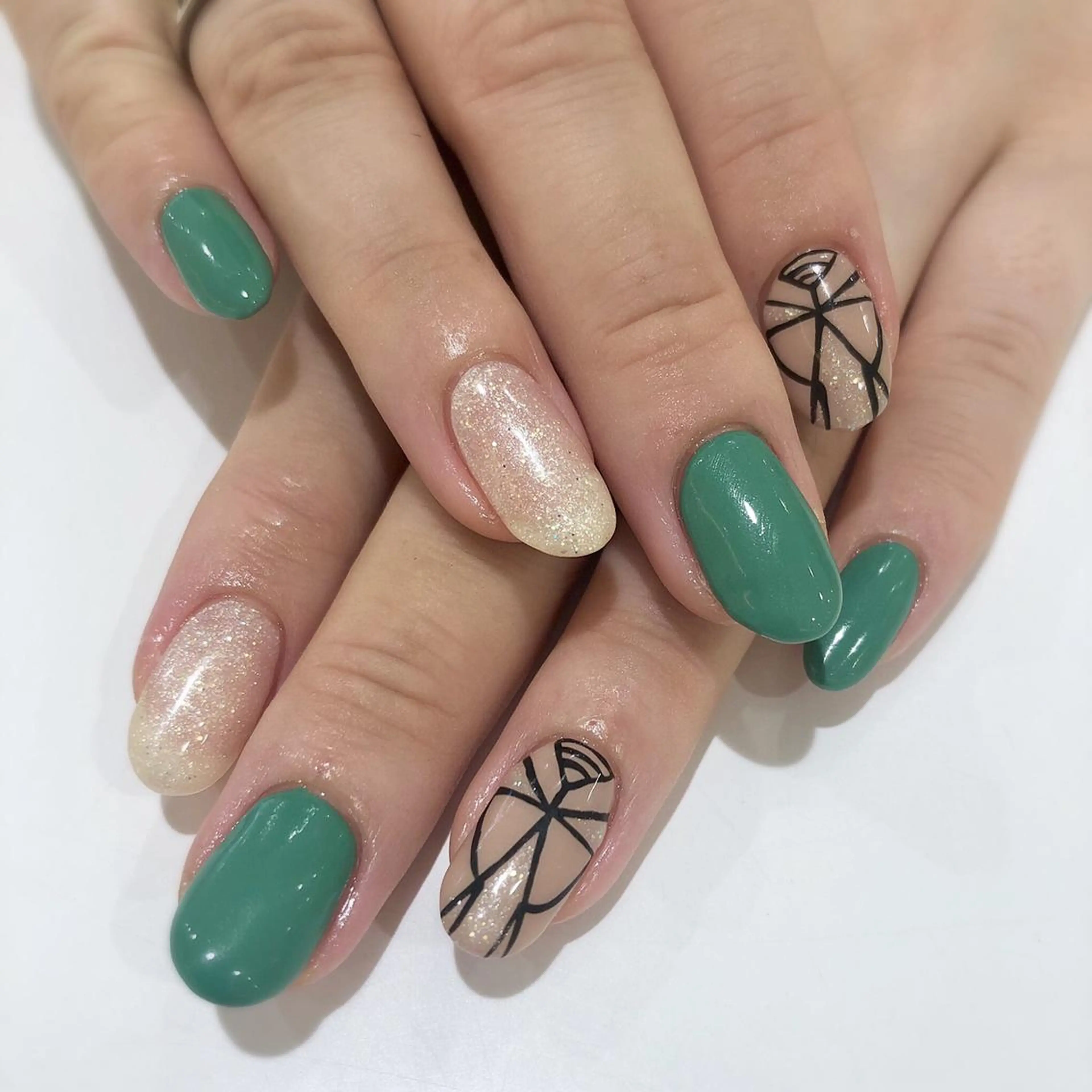 ネイル 矢崎 千春のネイルデザイン