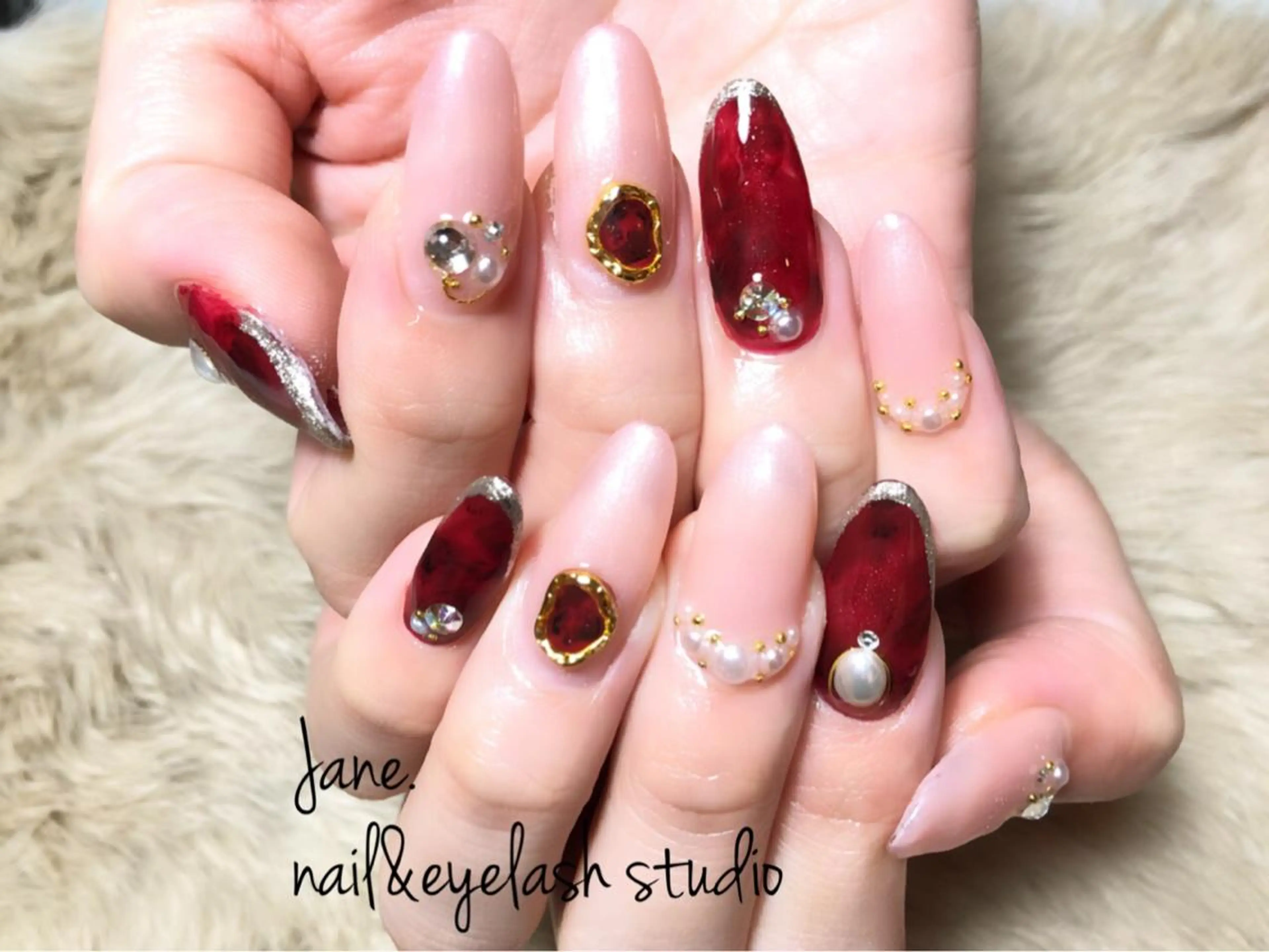 ネイル Yakko pas á pasのネイルデザイン