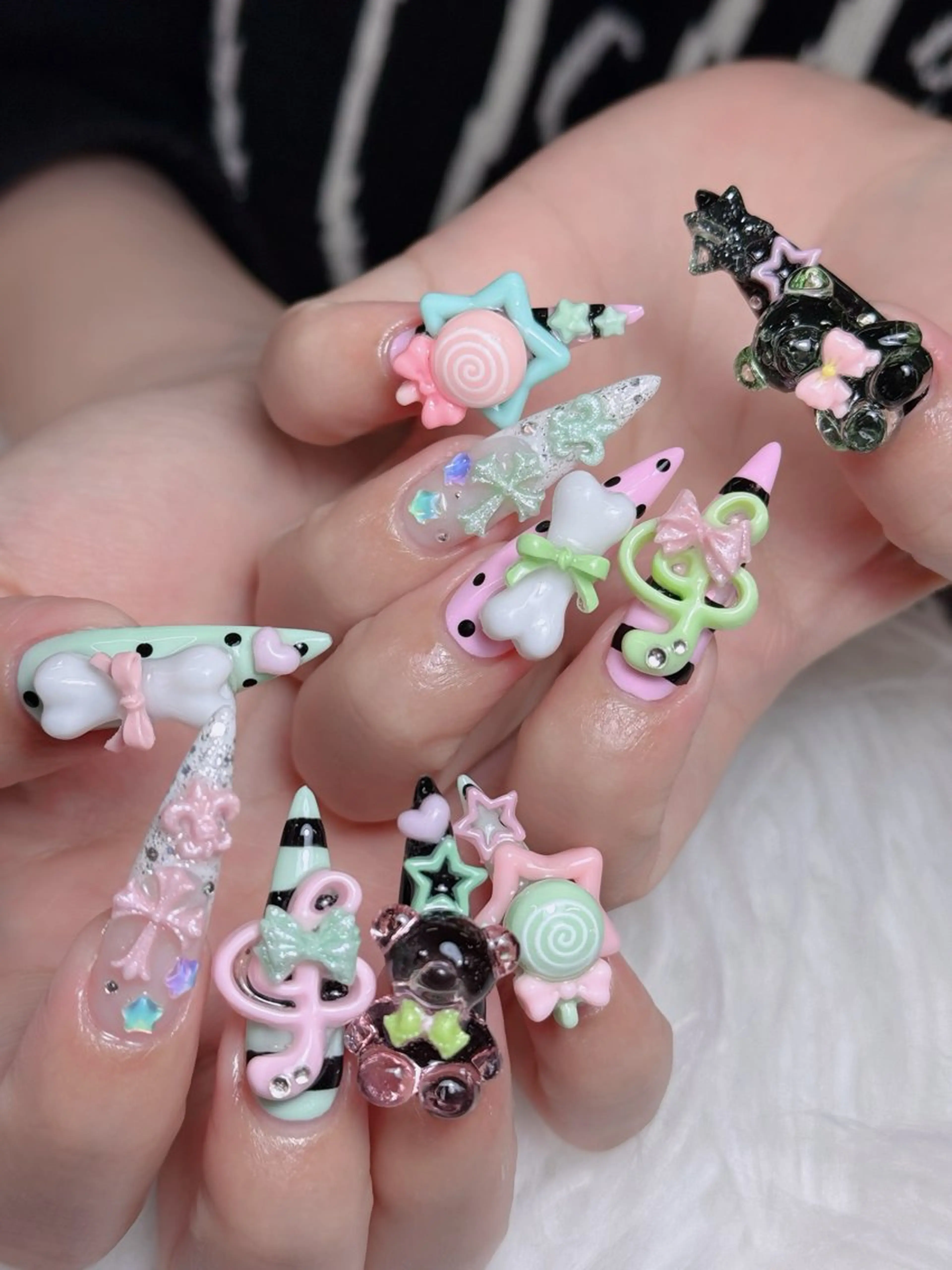 ネイル オーロラネイル チークネイル 長さ出し フレンチネイル ハロウィン ハンドネイル Lumi Nail 新大久保3‘のネイルデザイン