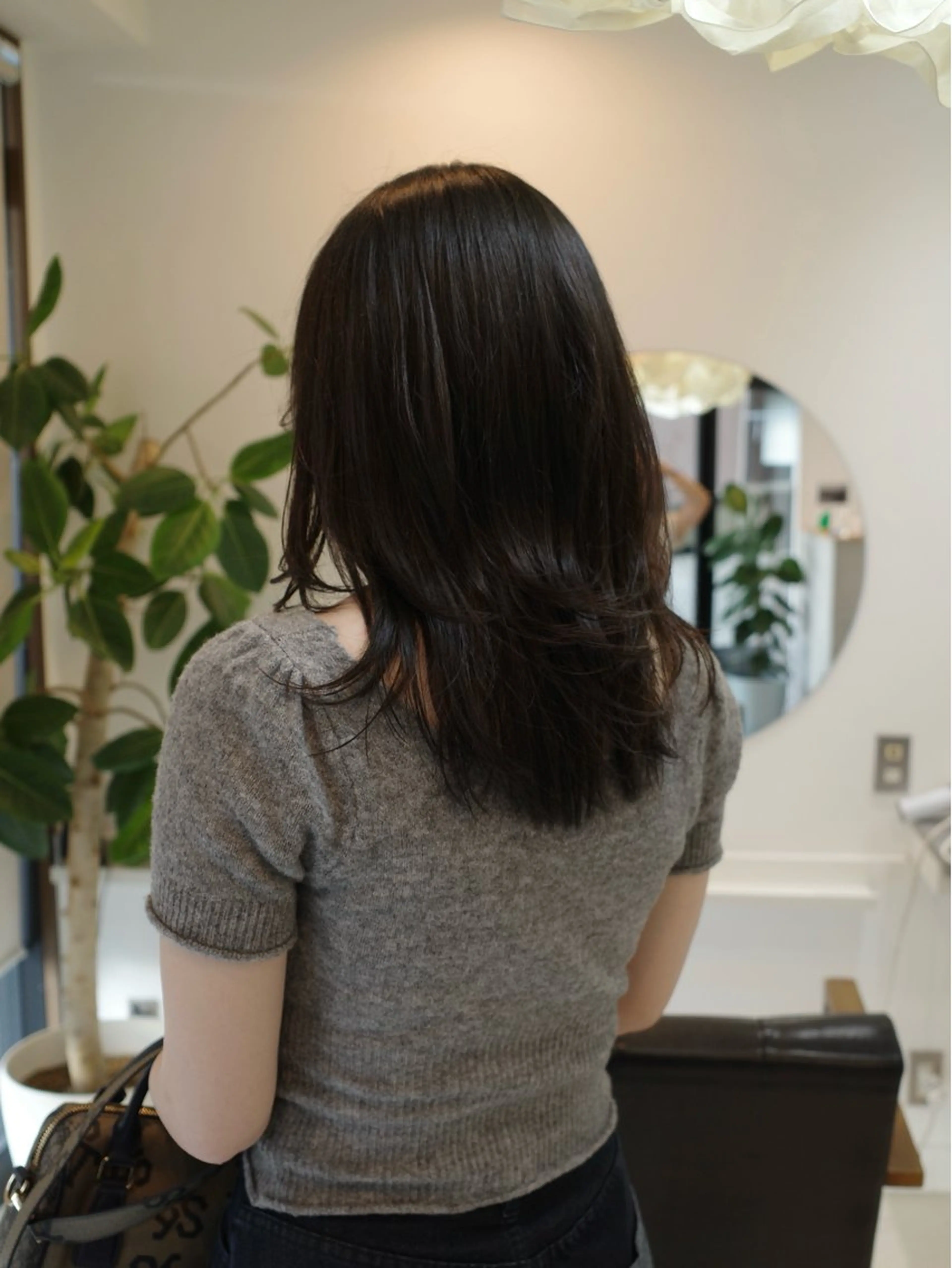 セミロング レイヤーカット カット ヘアカラー トリートメント 前川 瑞希のヘアスタイル