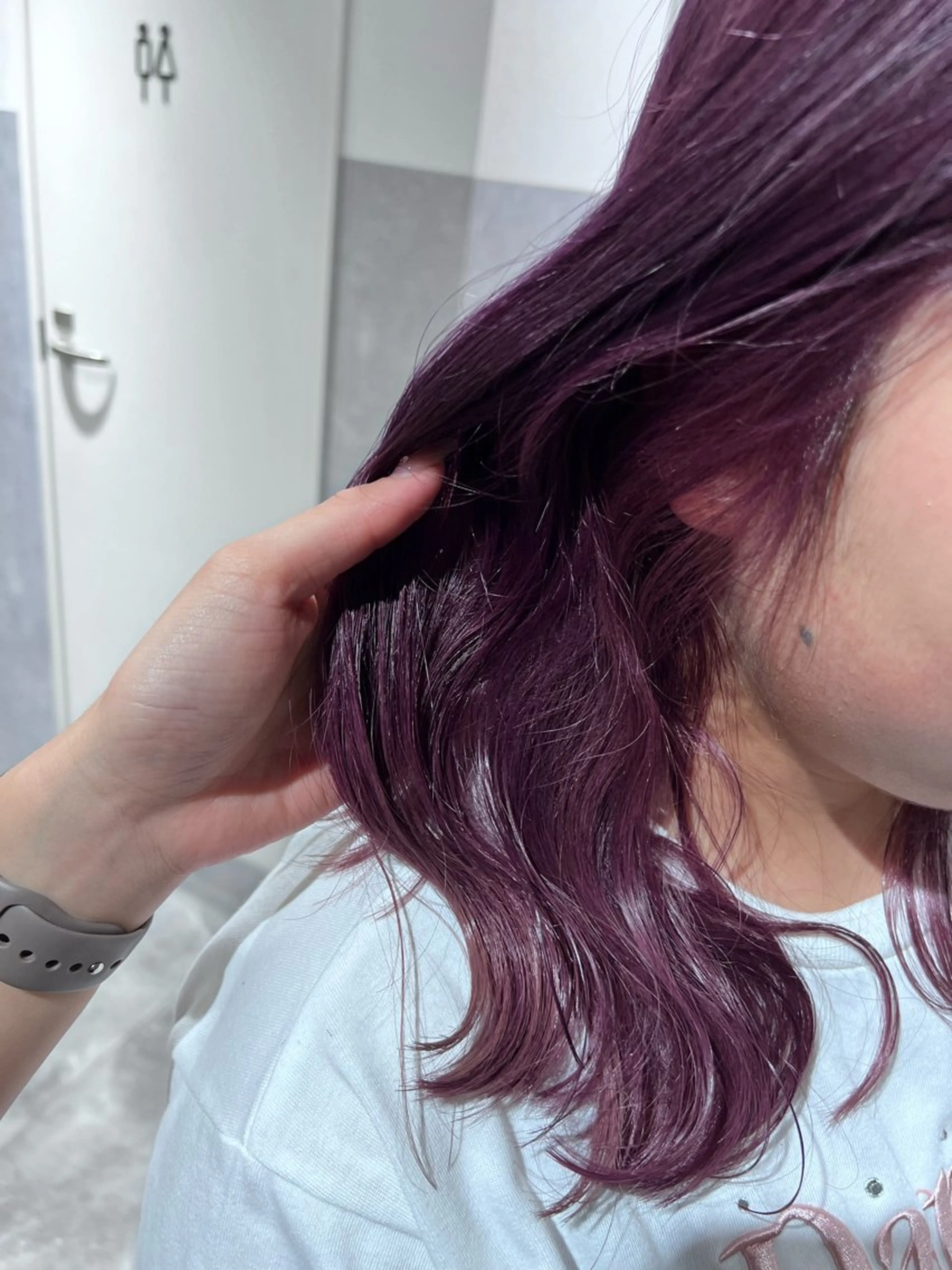 セミロング カラー ベージュカラー ブリーチ 透明感カラー ダブルカラー イヤリングカラー カット ヘアカラー トリートメント TOMONA👑 GiseL梅田店のヘアスタイル