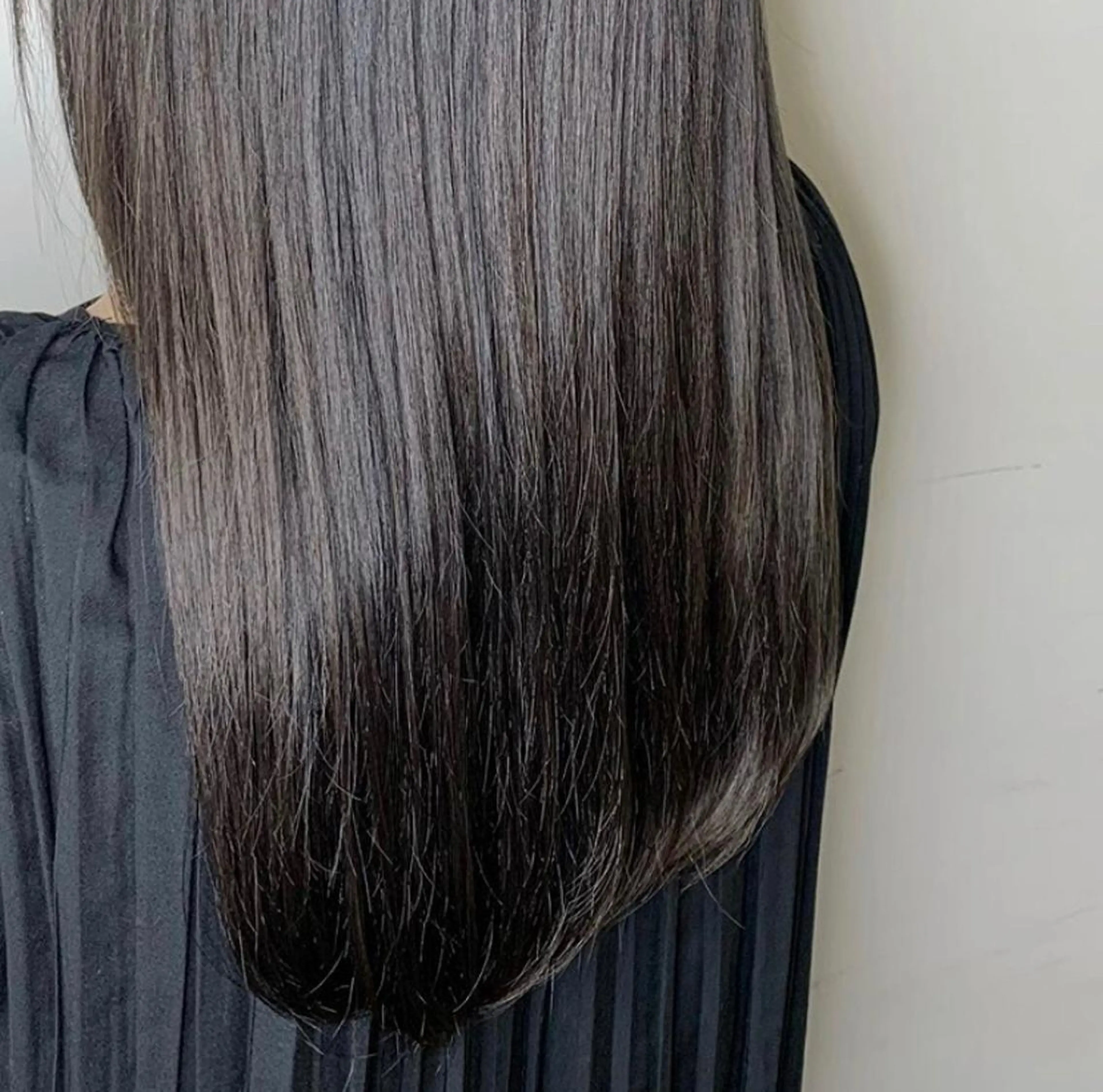 ロング カラー 小森 衣純のヘアスタイル