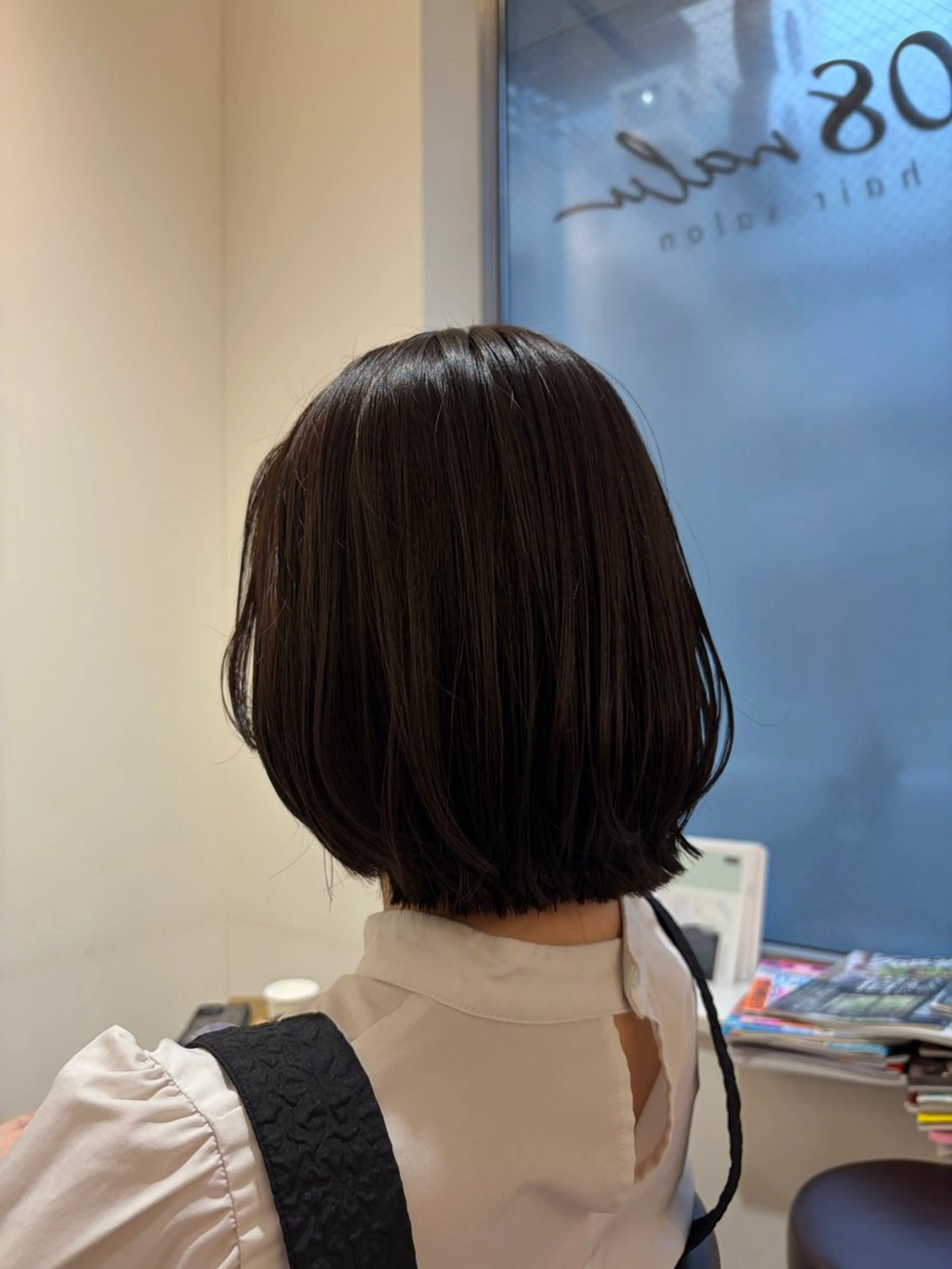 ショート カラー カット ヘアカラー トリートメント 荒井 茉凜のヘアスタイル