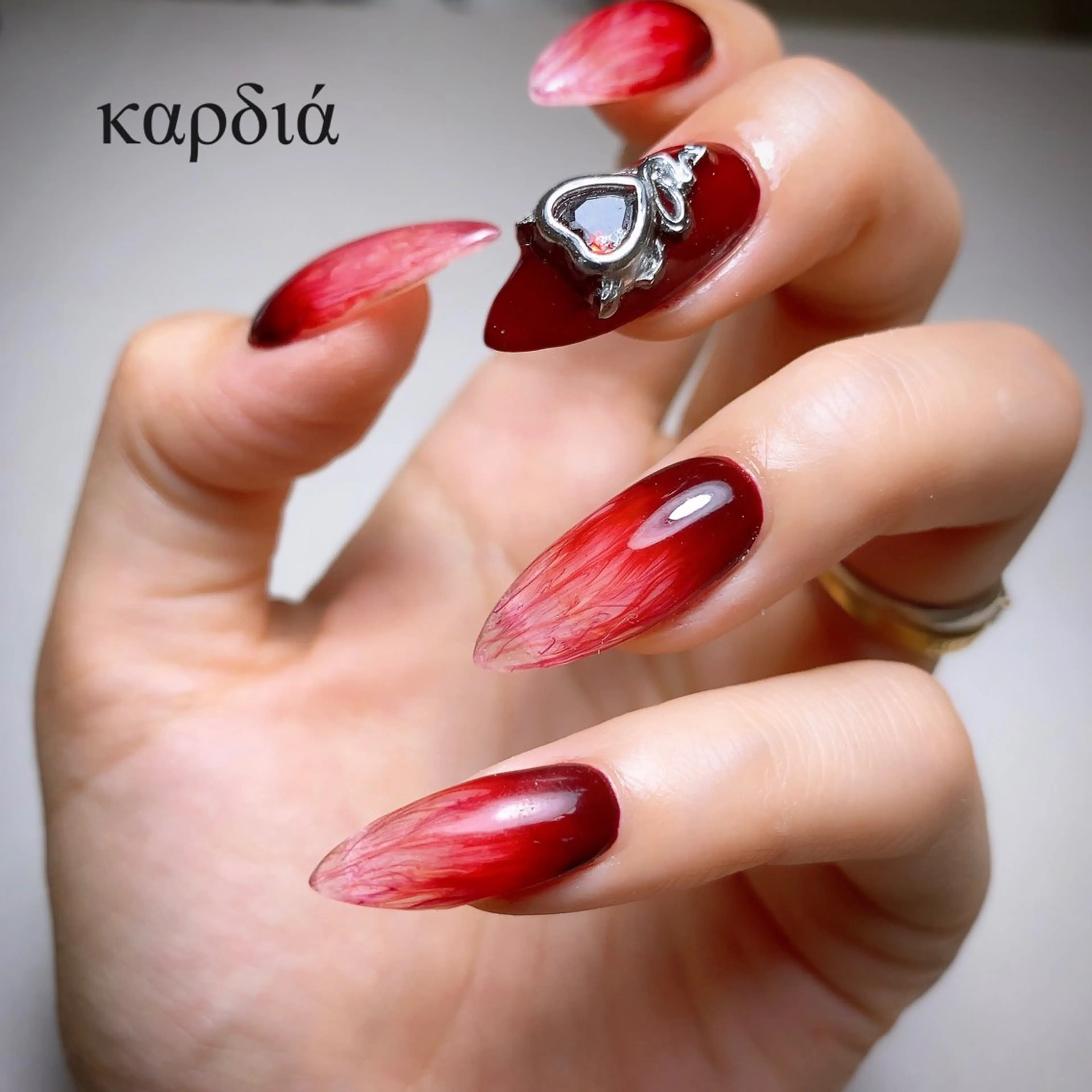 ネイル ハンドネイル καρδιά -ｶﾙﾃﾞｨｱ-のネイルデザイン