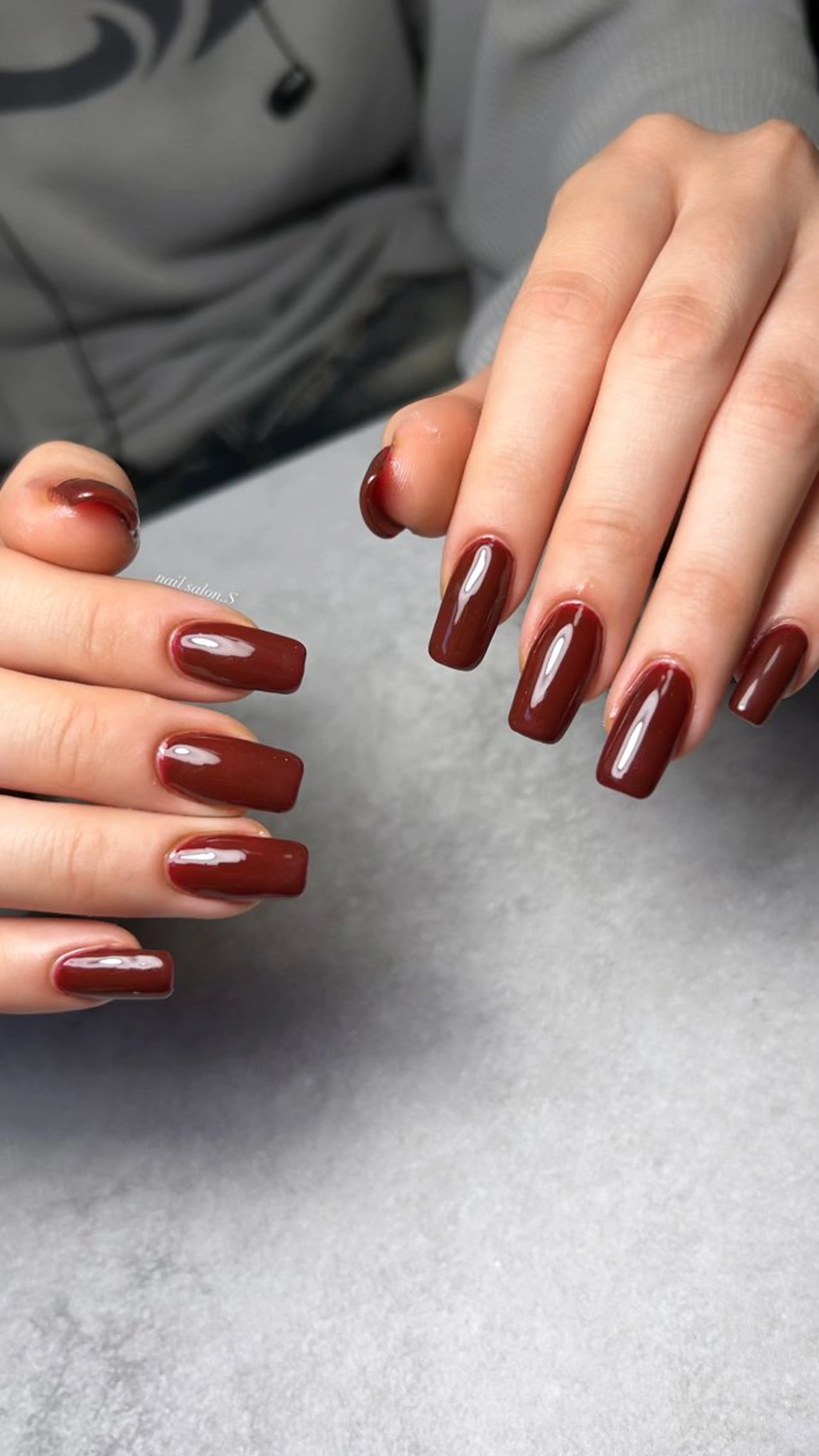 ネイル ボルドー 長さ出し ワンカラーネイル スカルプネイル シンプルネイル 関山 志乃のネイルデザイン