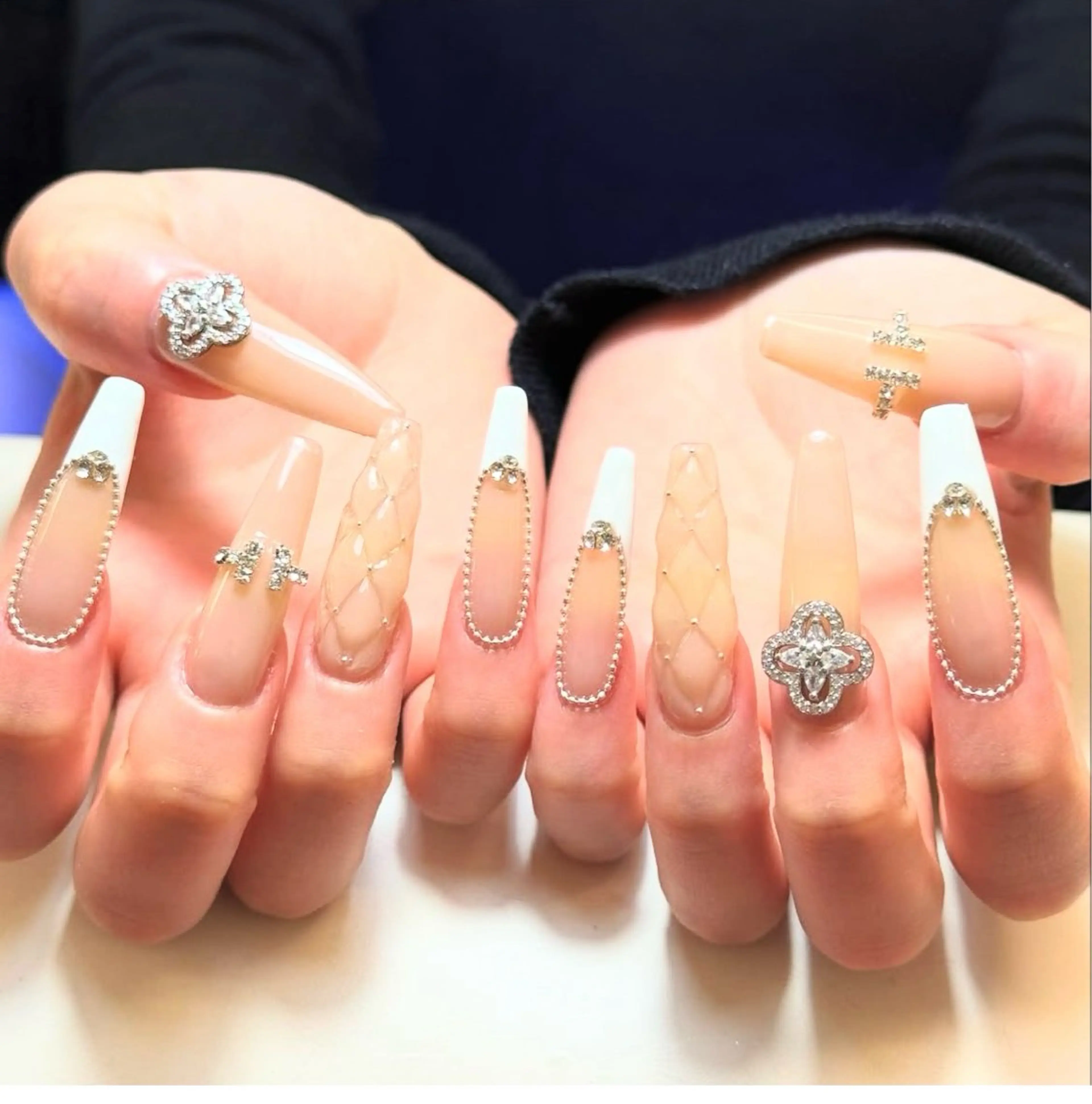 ネイル アートネイル オーロラネイル チークネイル 長さ出し フットネイル Chan nailsのネイルデザイン