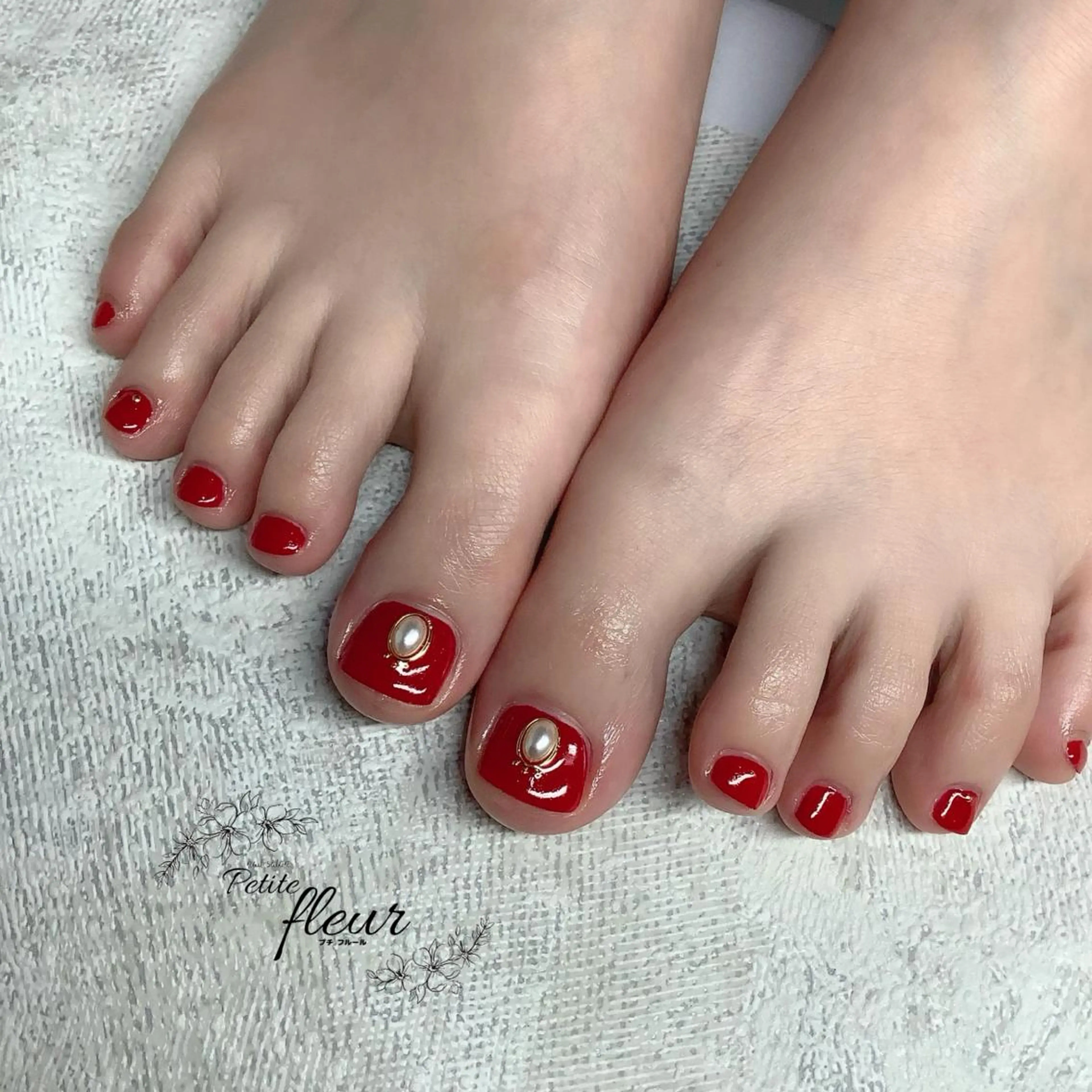 ネイル 赤色 フットネイル ❁⃘*。Petite fleur❁⃘*りさのネイルデザイン