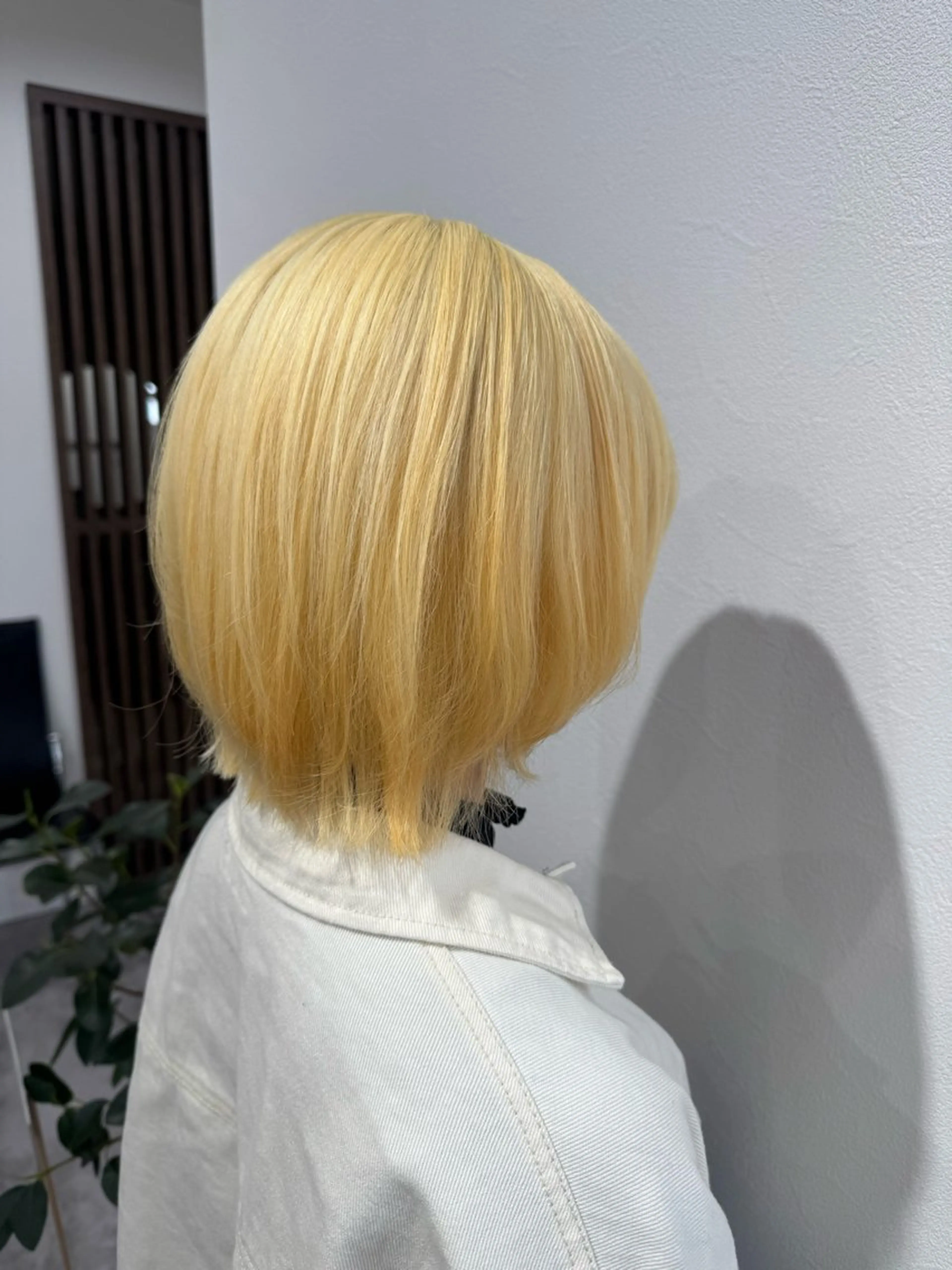 ミディアム カラー ブリーチ 抜きっぱなしブロンド カトレア ルシエル所属・久保 樹音のヘアスタイル