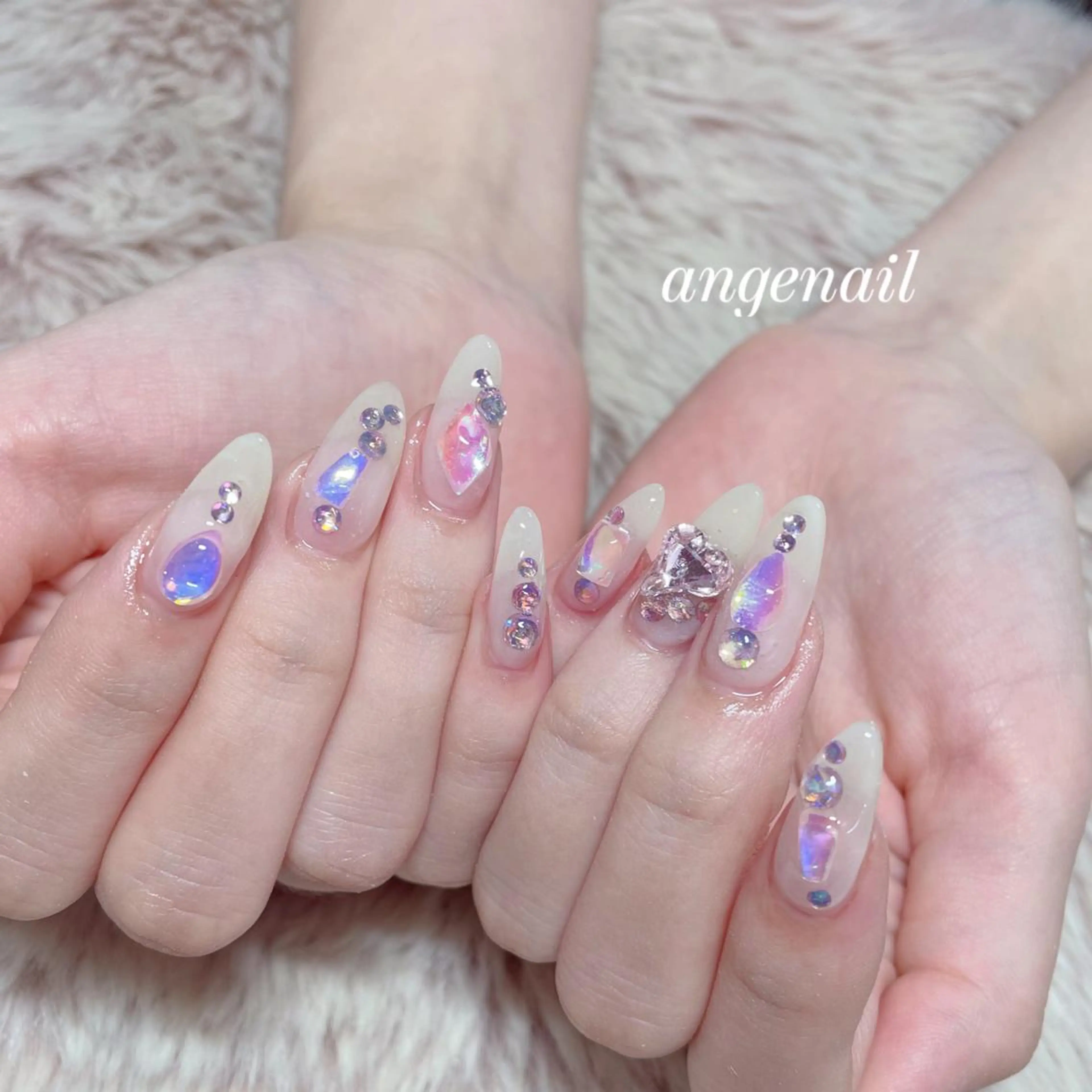 ネイル ハンドネイル オーナーネイリスト MAKIのネイルデザイン