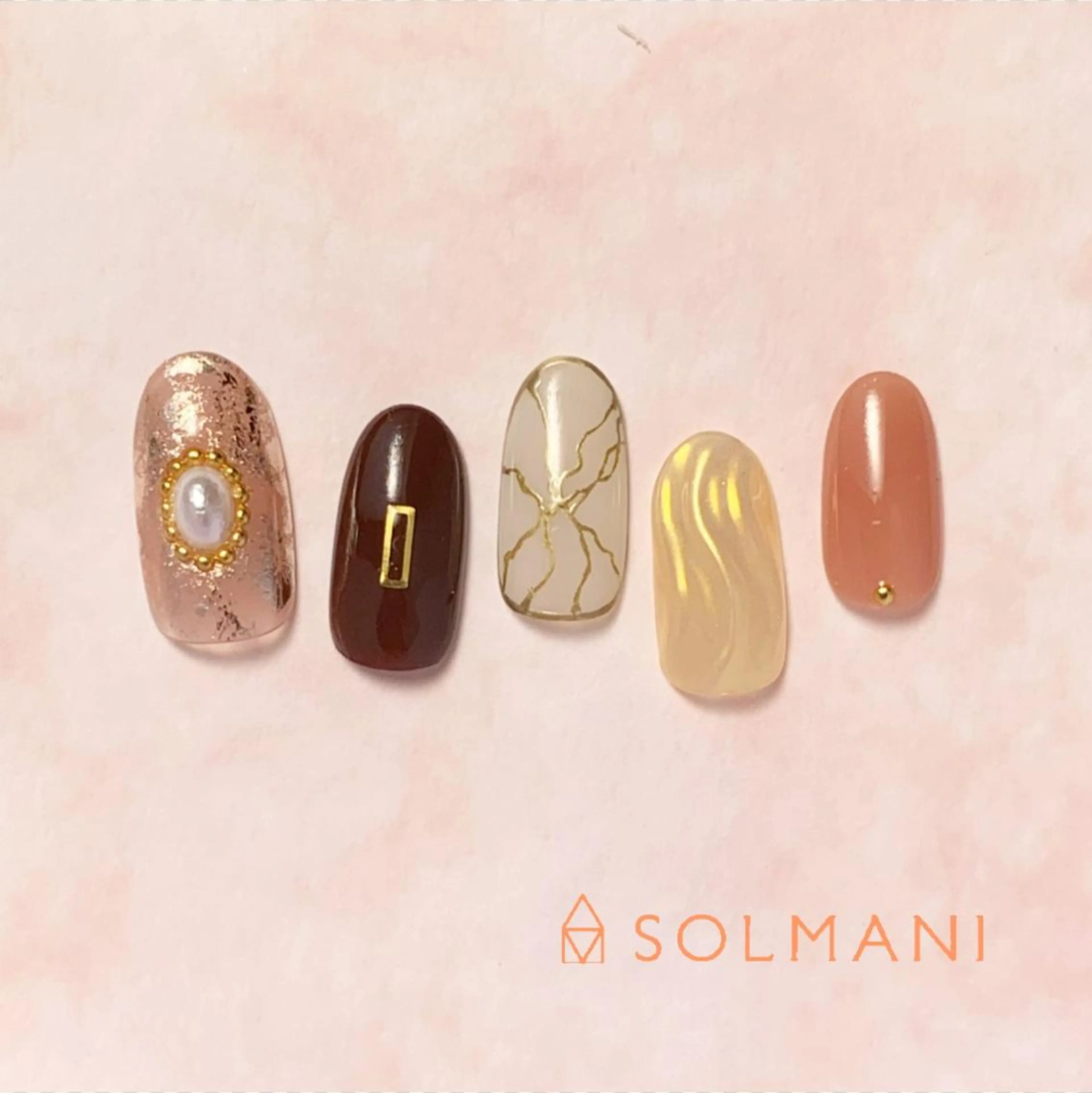 ネイル ニュアンスネイル SOLMANI 予約担当のネイルデザイン