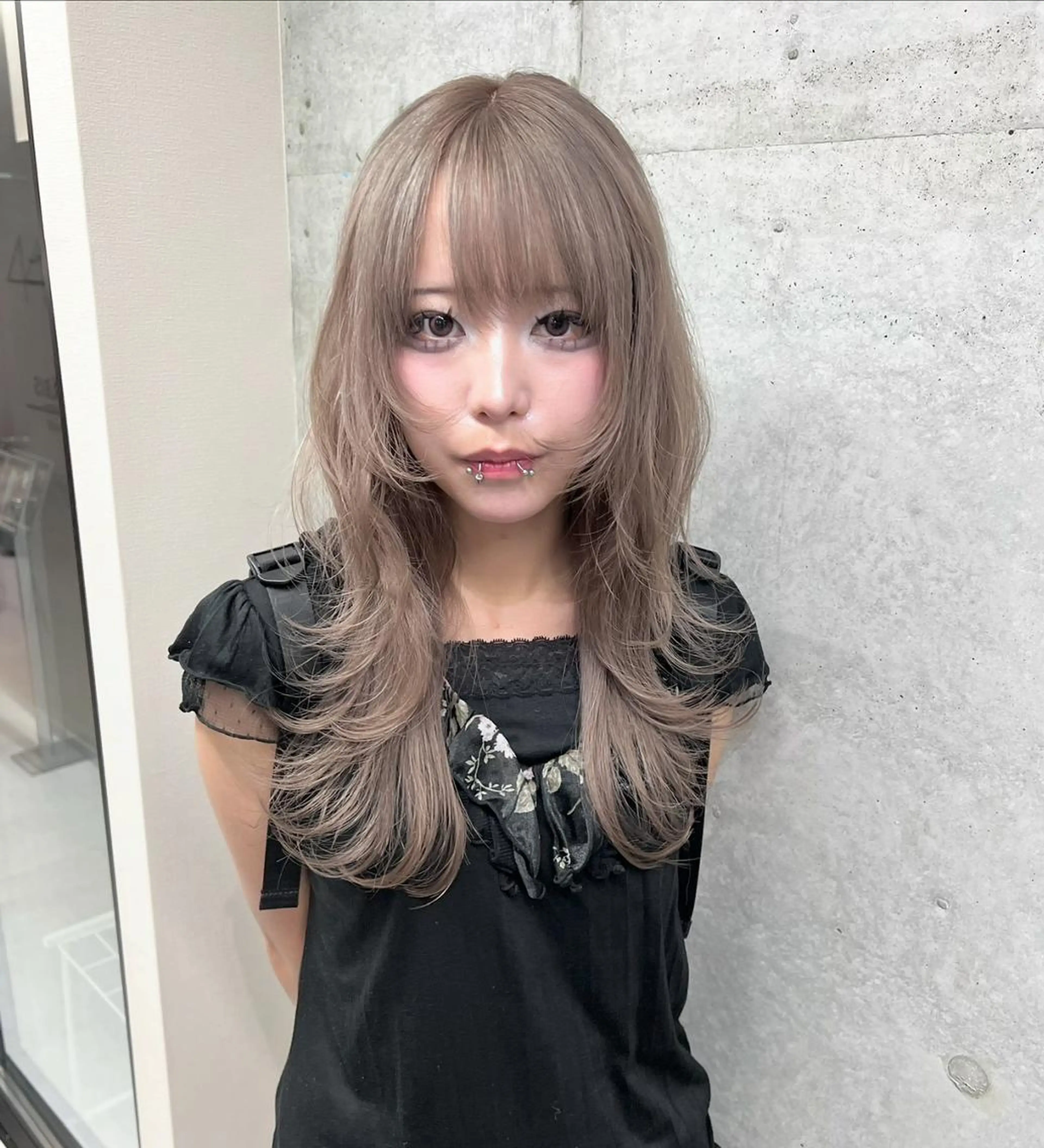 セミロング 🩵albis/めい 大宮/ブリーチ🦋のヘアスタイル