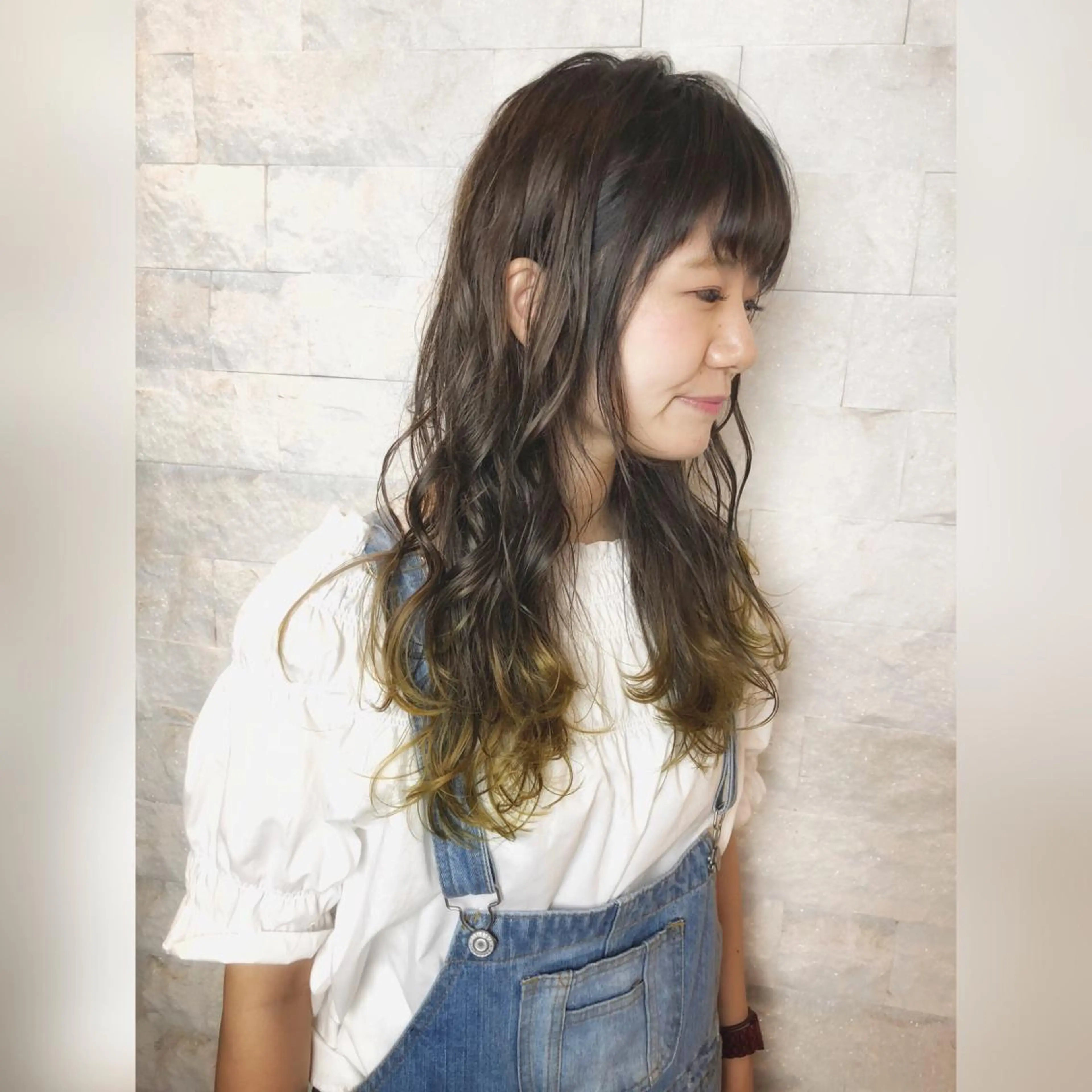 セミロング 圧倒的美髪ストレート ツダケイタロウのヘアスタイル