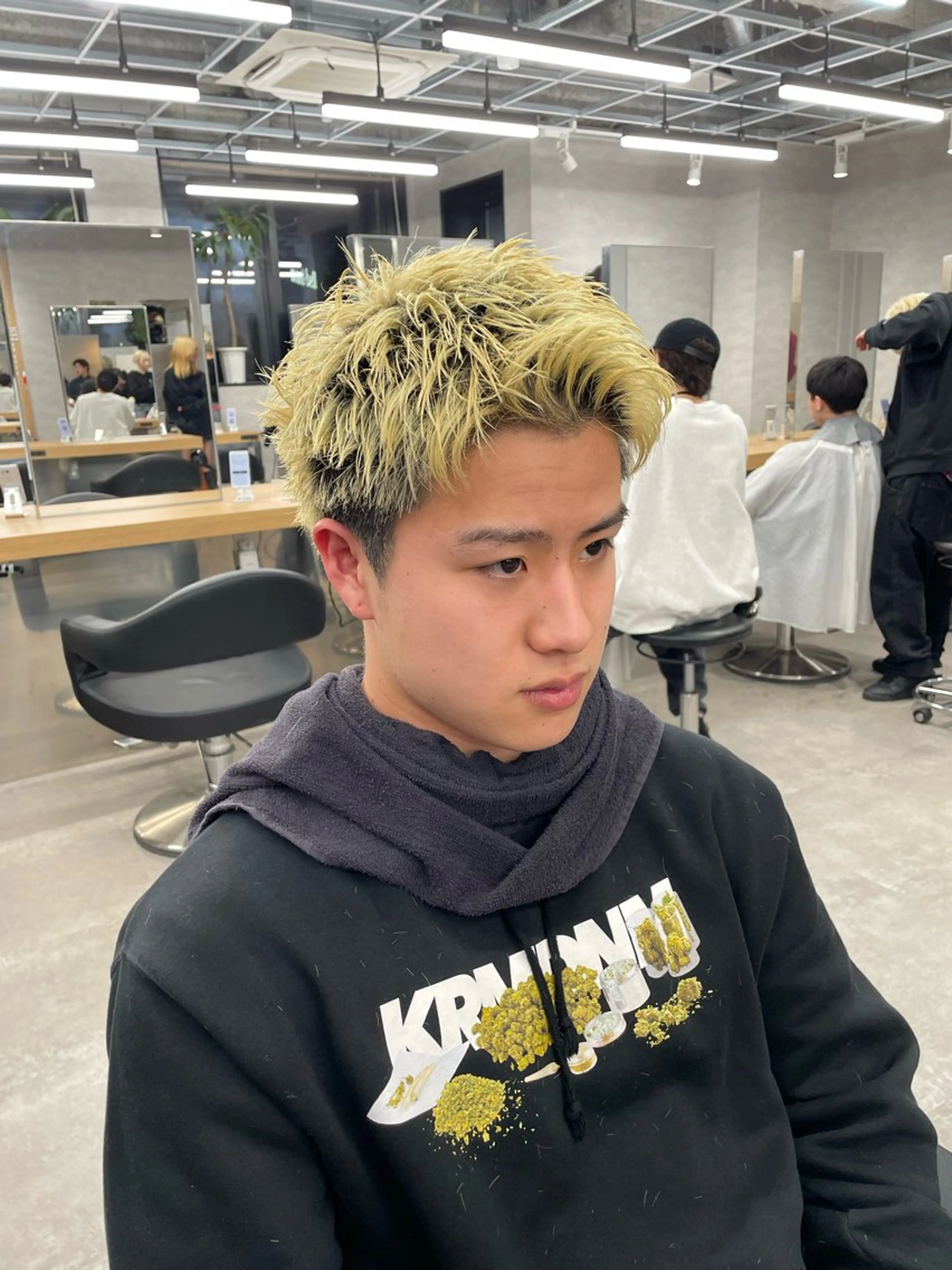 ショート メンズ スパイキーショート ショートヘア カット 垢抜けハイトーン☀/ 笑顔の美容師/しゅんのヘアスタイル