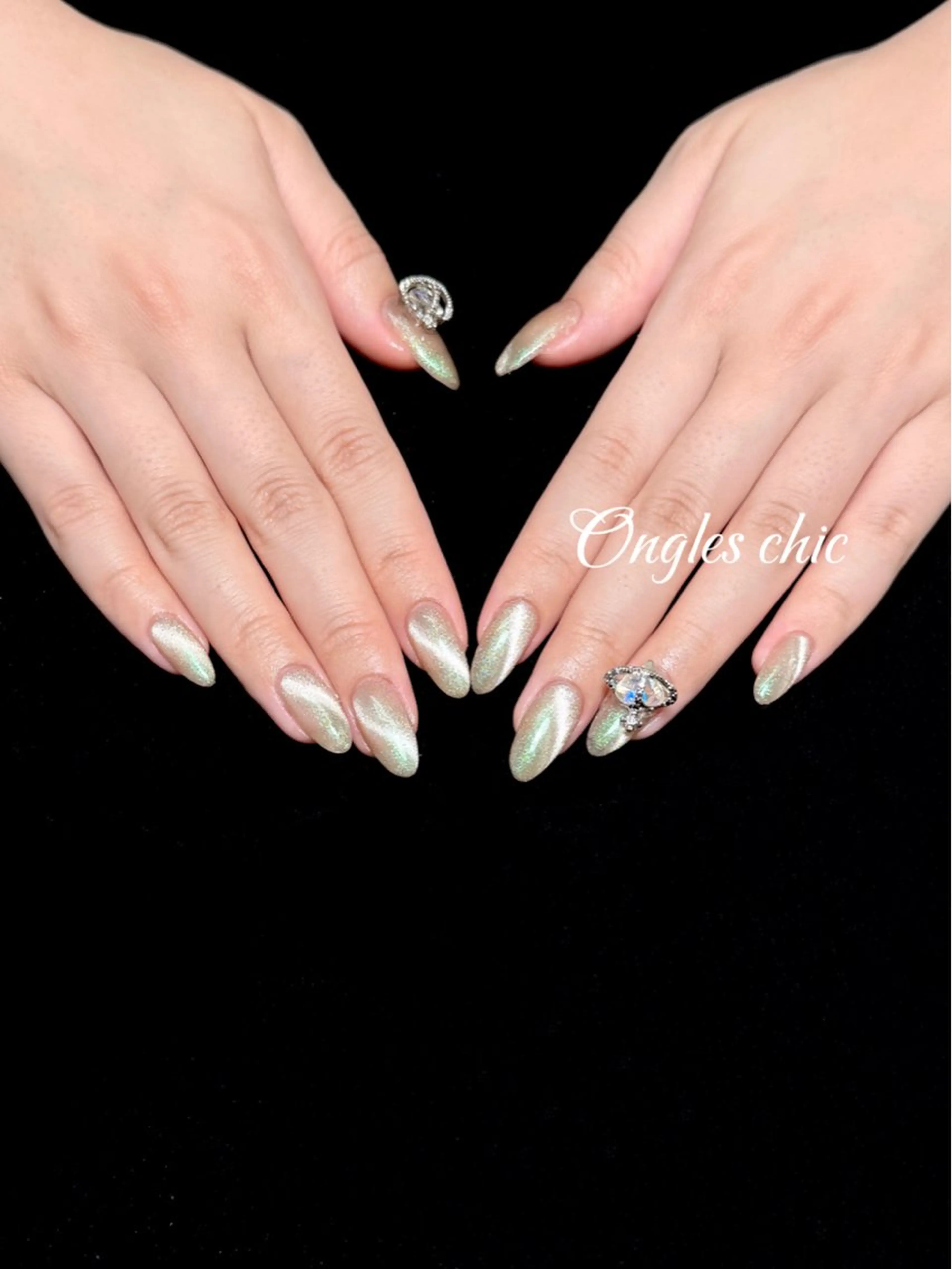 ネイル ハンドネイル ハンドケア ongles chicのネイルデザイン