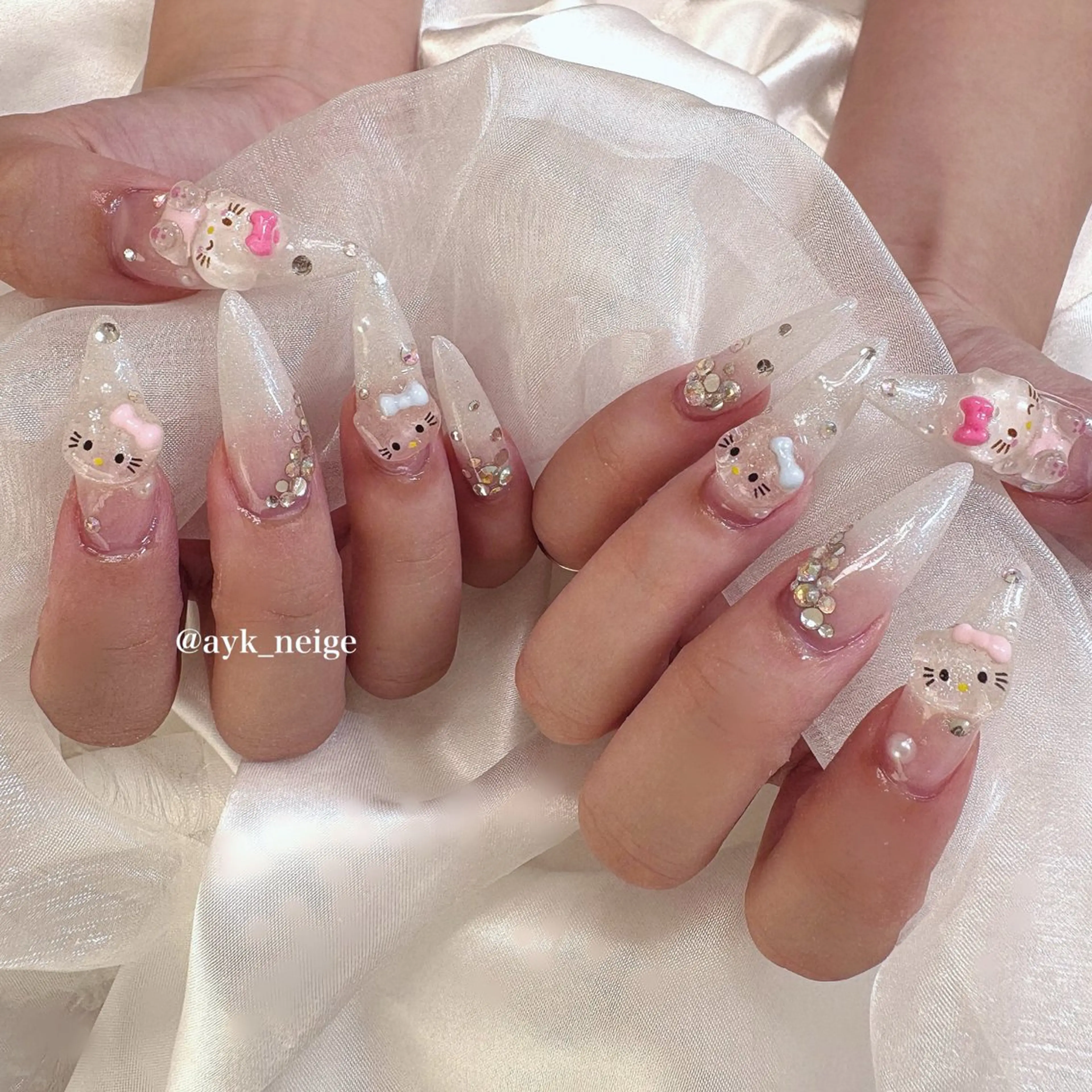 ネイル フットネイル キラキラネイル 韓国ネイル リボン シンプルネイル n'eige nail所属・大谷 綾香のネイルデザイン