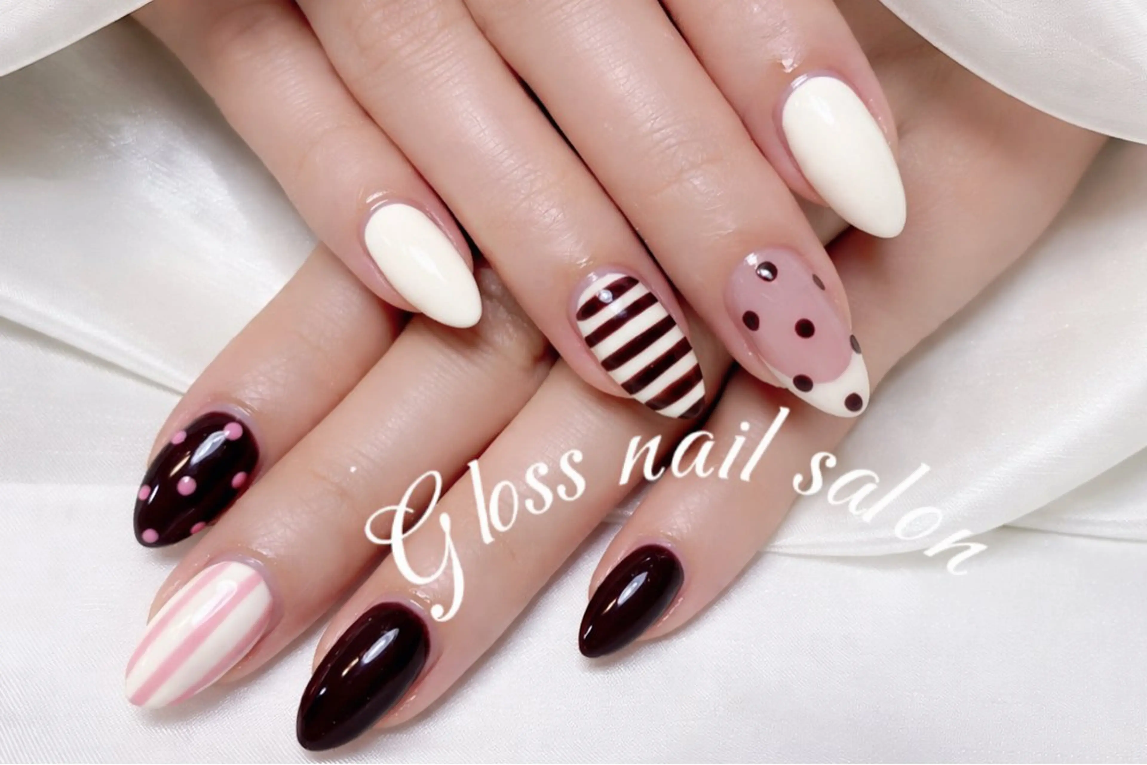 ネイル Gloss nail 💅yuna✨のネイルデザイン